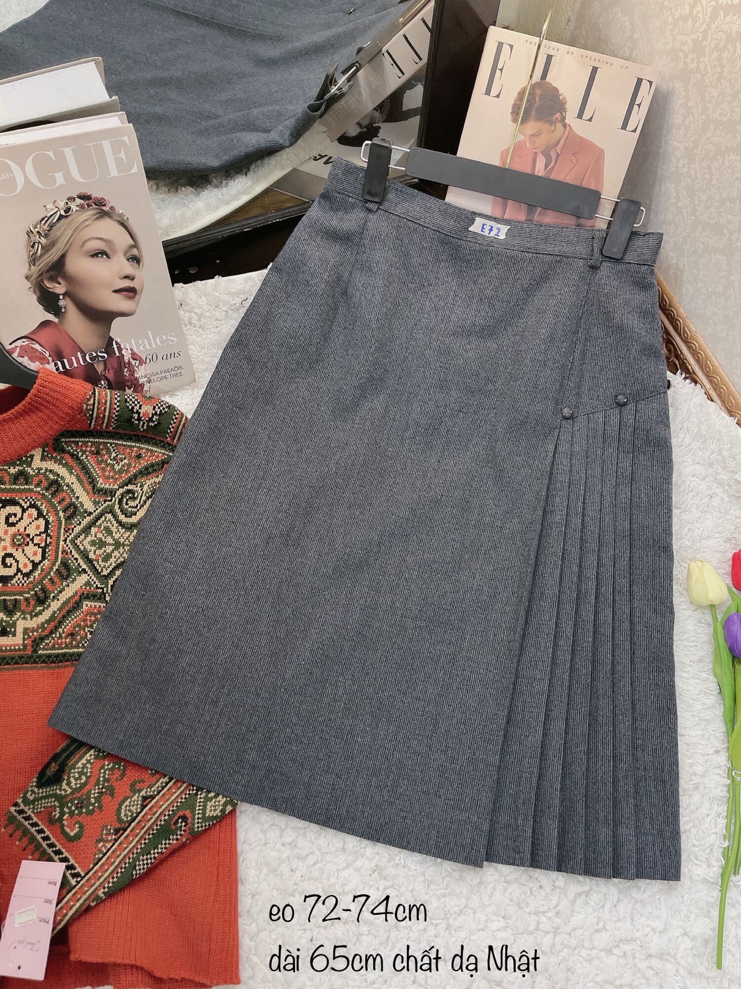 Cách mặc áo sơ mi với chân váy: Lấy cảm hứng từ Hà Tăng, chị em có 10 set  áo sơ mi và chân váy