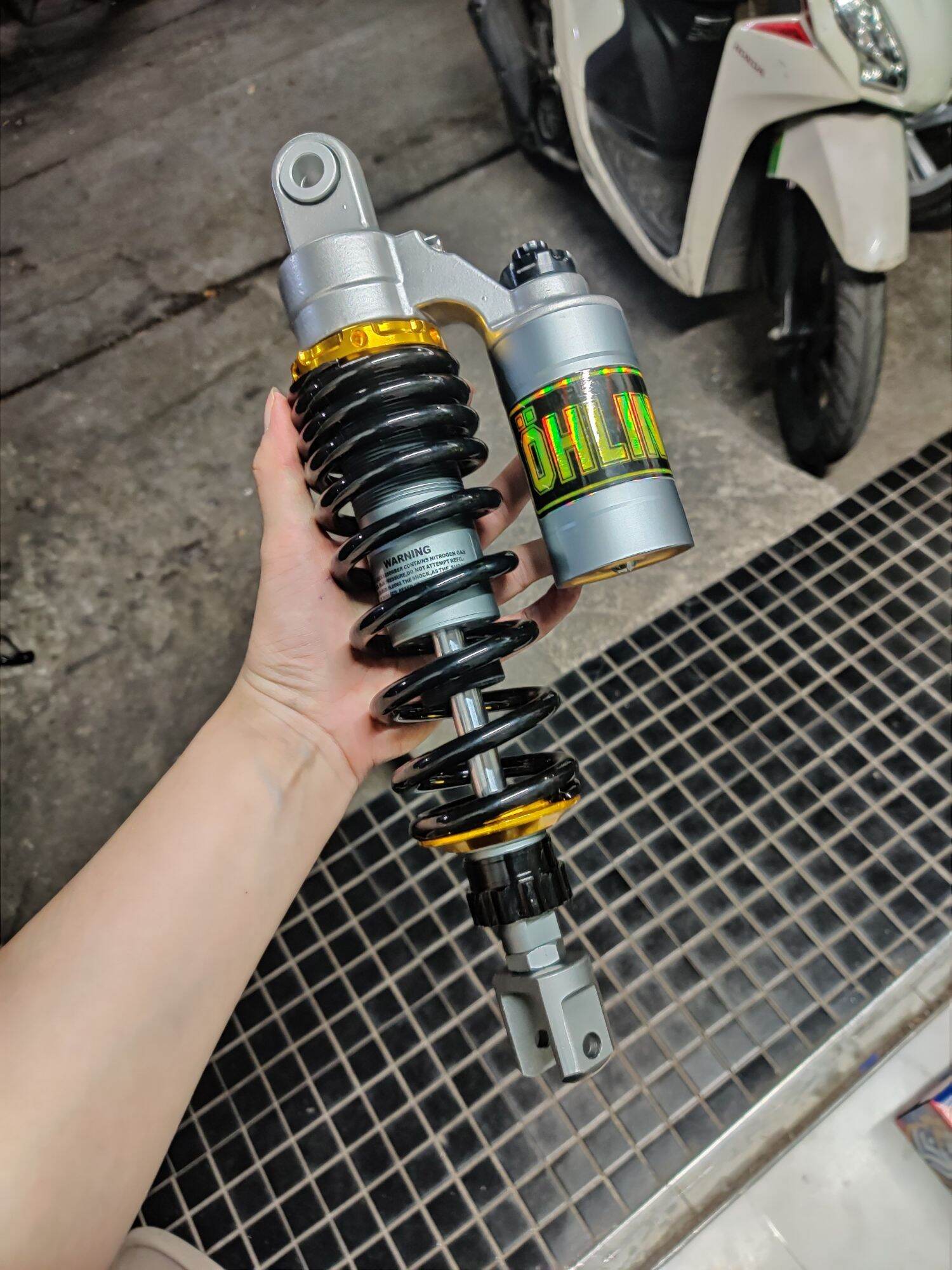 Phuộc sau Ohlins bình dầu 1 cây tem phản quang gắn Vario các đời Click Vision 2020-2023 Sh mode Mio M3 Janus Utimo