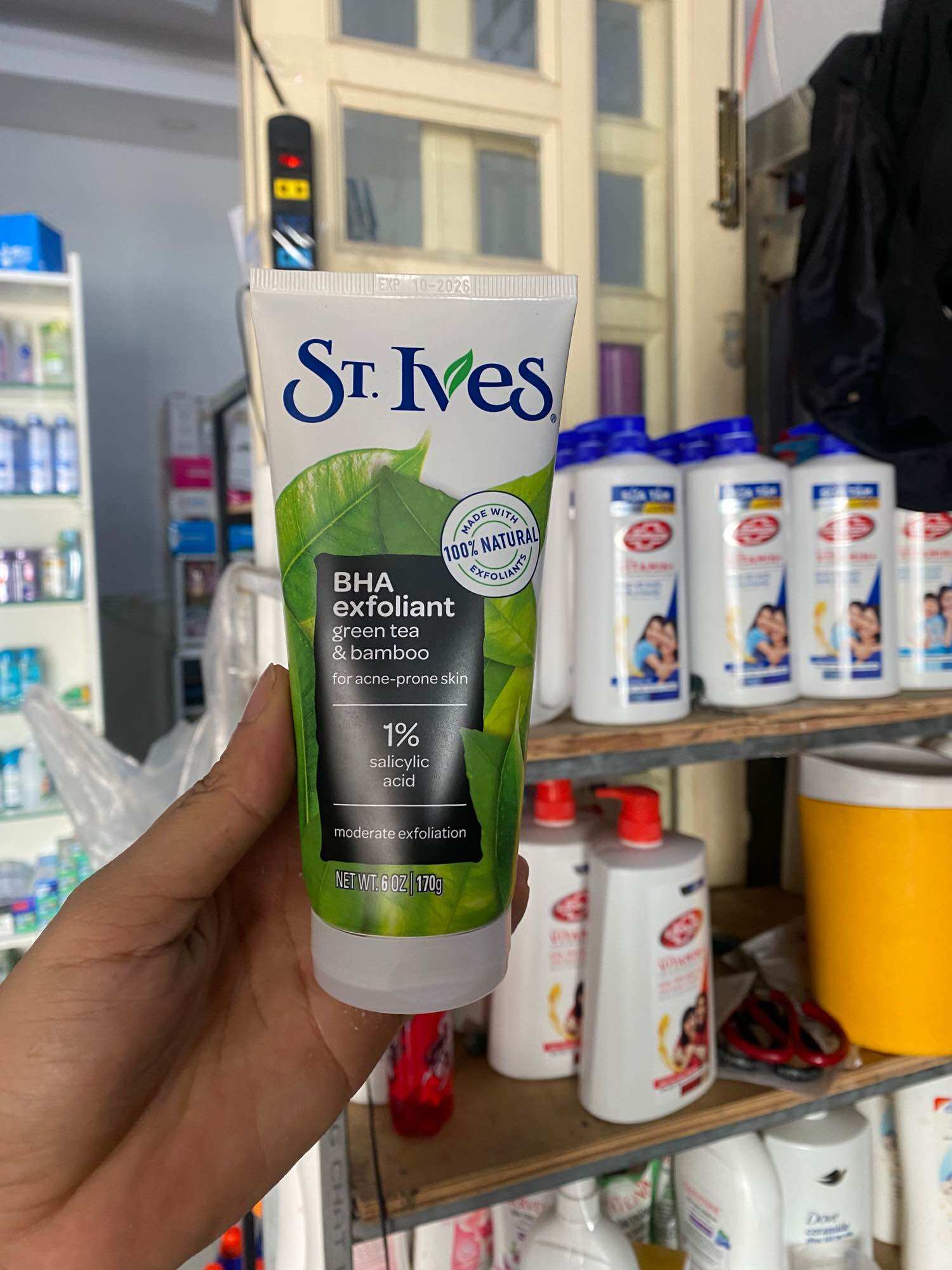 Sữa rửa mặt tẩy tế bào da chết St.Ives 170g