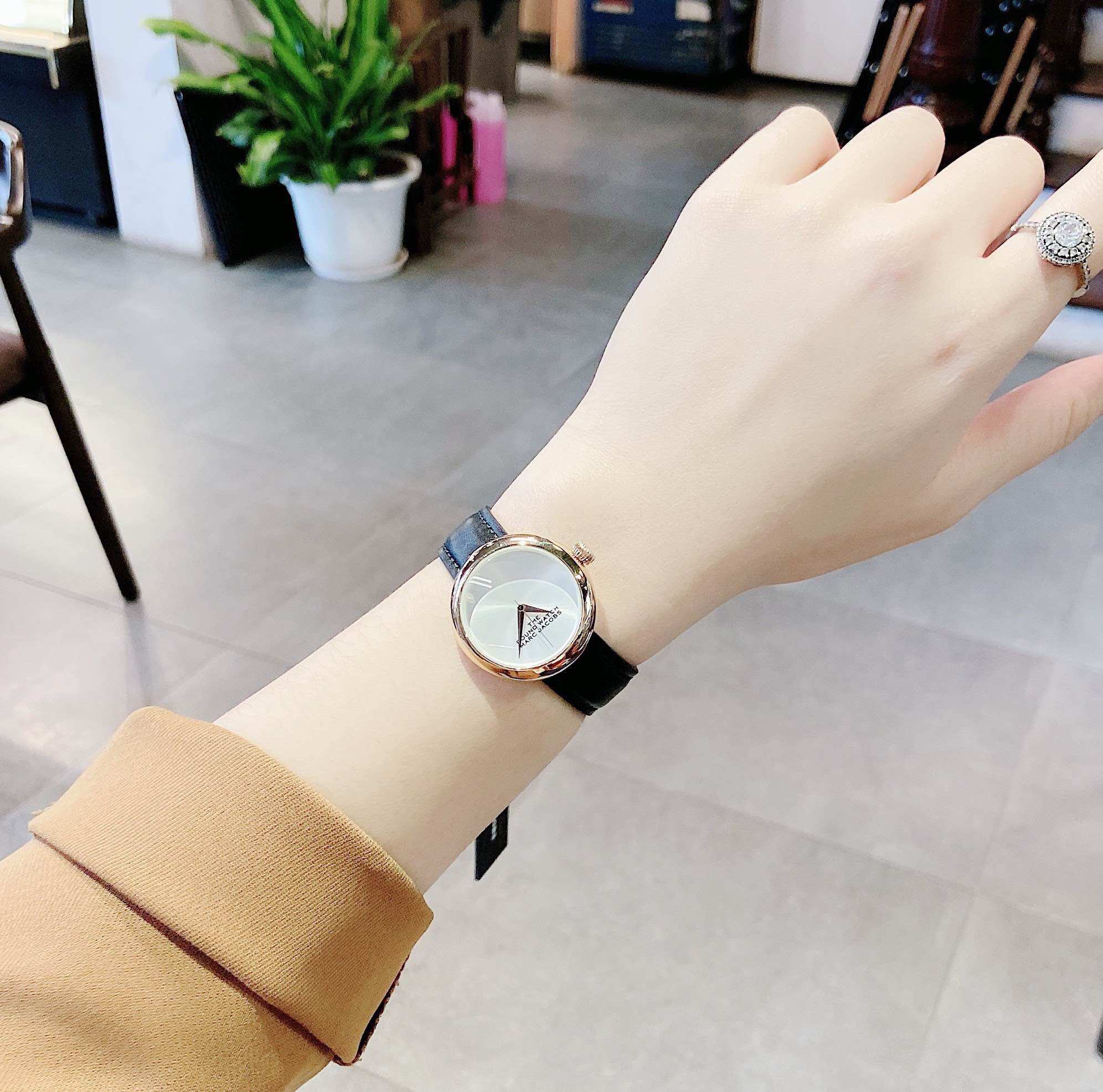 Đồng hồ nữ Marc Jacobs, size 32mm