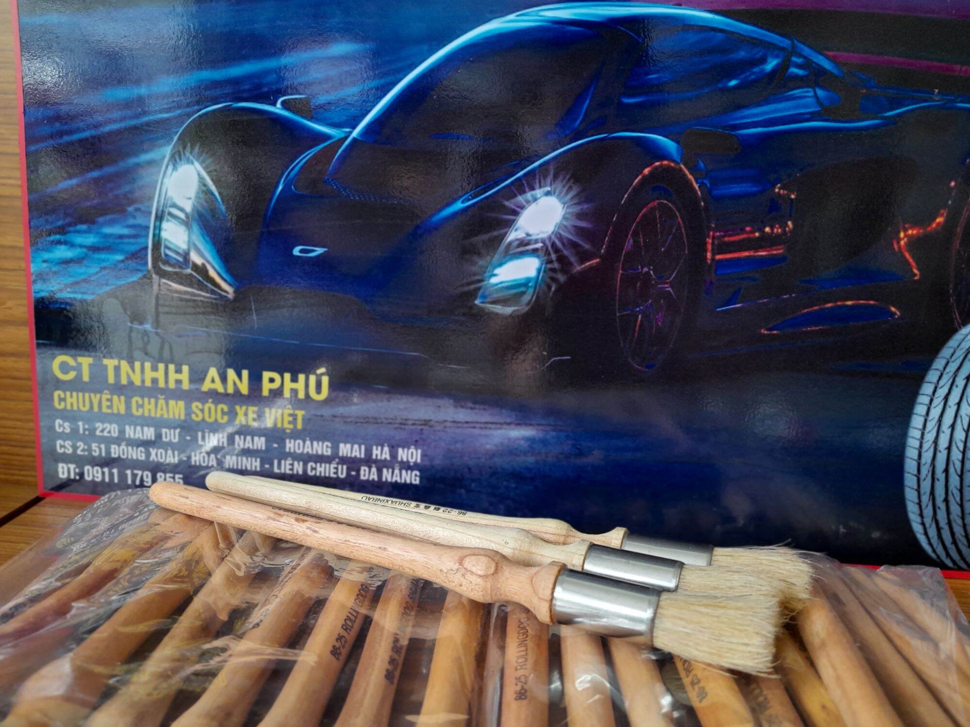 Cọ vệ sinh cán gỗ lông heo