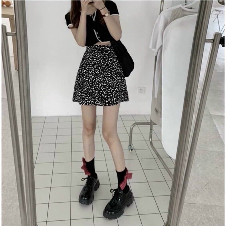 SET ÁO CROP ĐEN VIỀN TRẮNG + CHÂN VÁY BEO