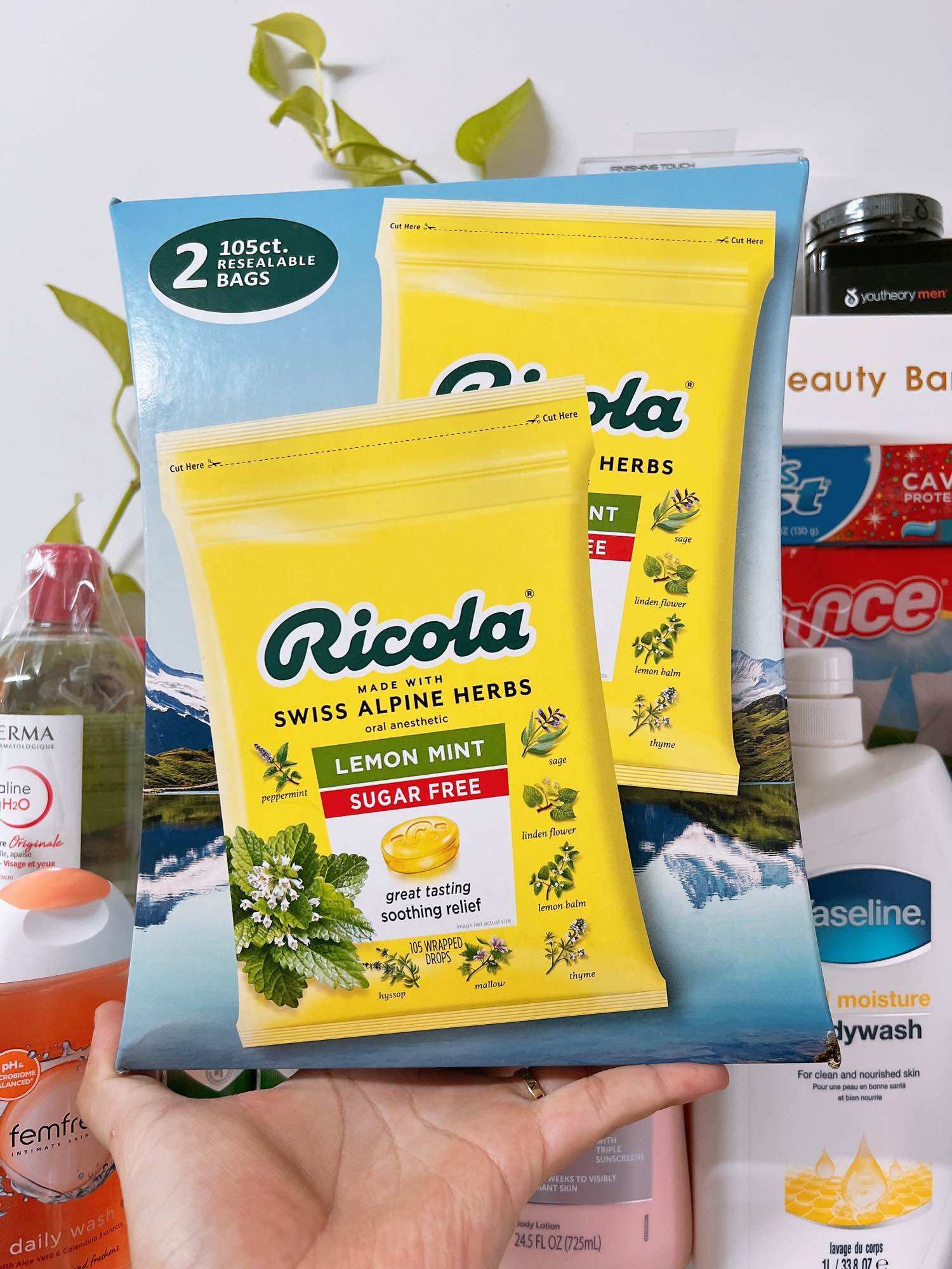 Kẹo ngậm thảo mộc thông cổ mát họng , trị ho , không đường ricola lemon mint sugar free loại 210 viên của mỹ - date 2025