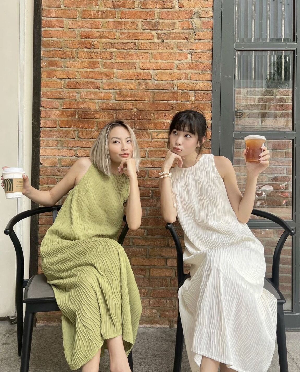 Đầm maxi dáng suông chất vân sóng biển
