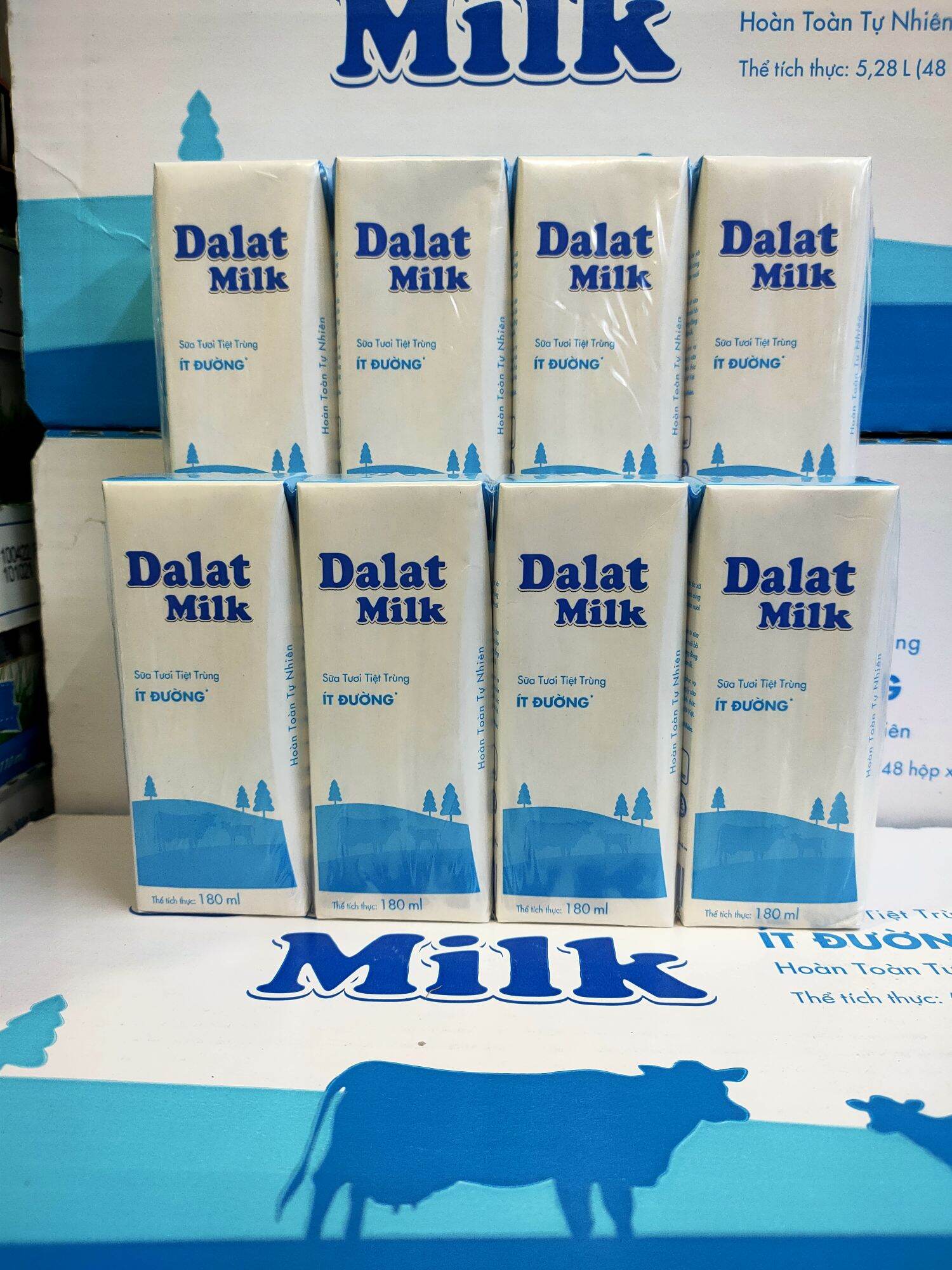 Thùng sữa Dalatmilk ít đường hộp 180ml(48hộp x 180ml)