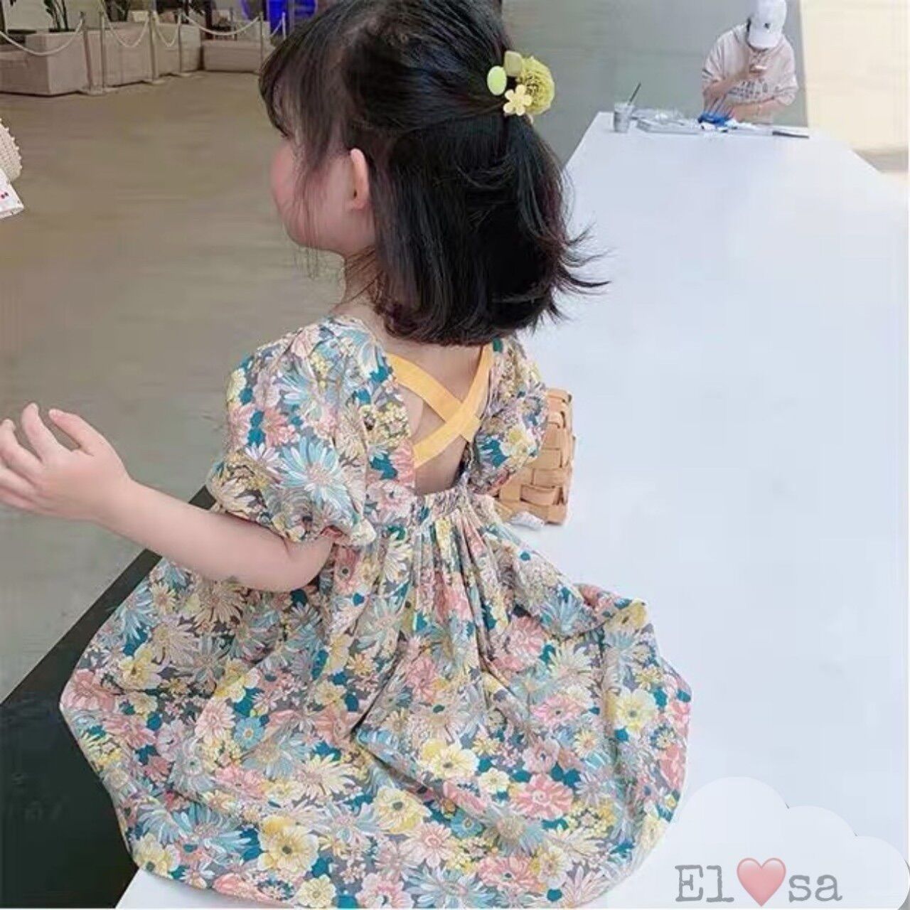 Váy hoa tay bồng bé gái
