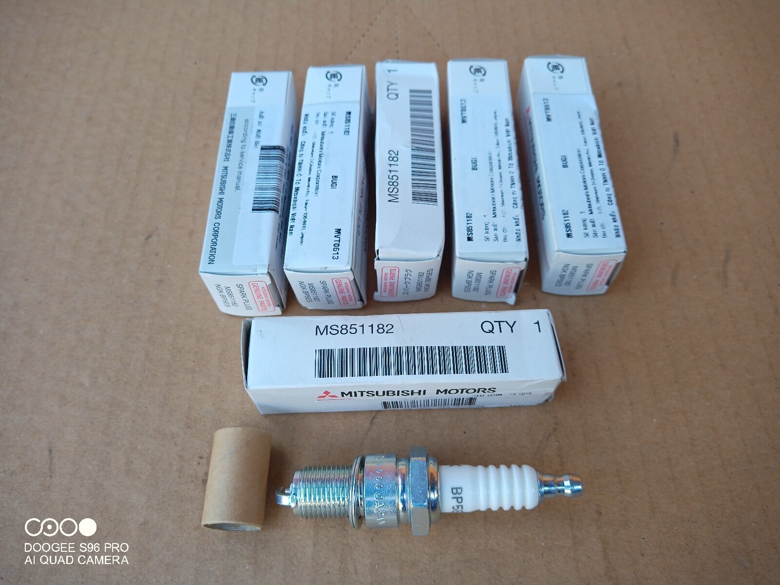 Bugi (Spark plug) Pajero V32 V33 V43 6G72 MS851182 - MixASale