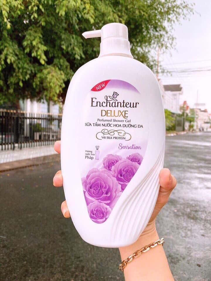 Sữa tắm Enchantuer 900g