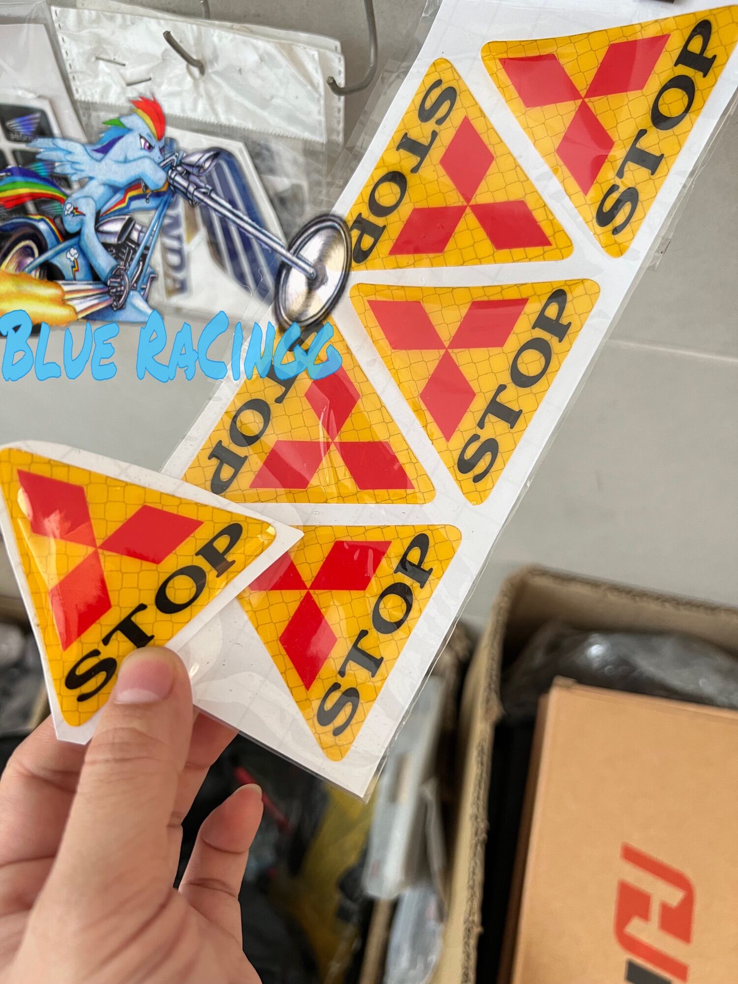 Tem phản quang tam giác stop 1 cái