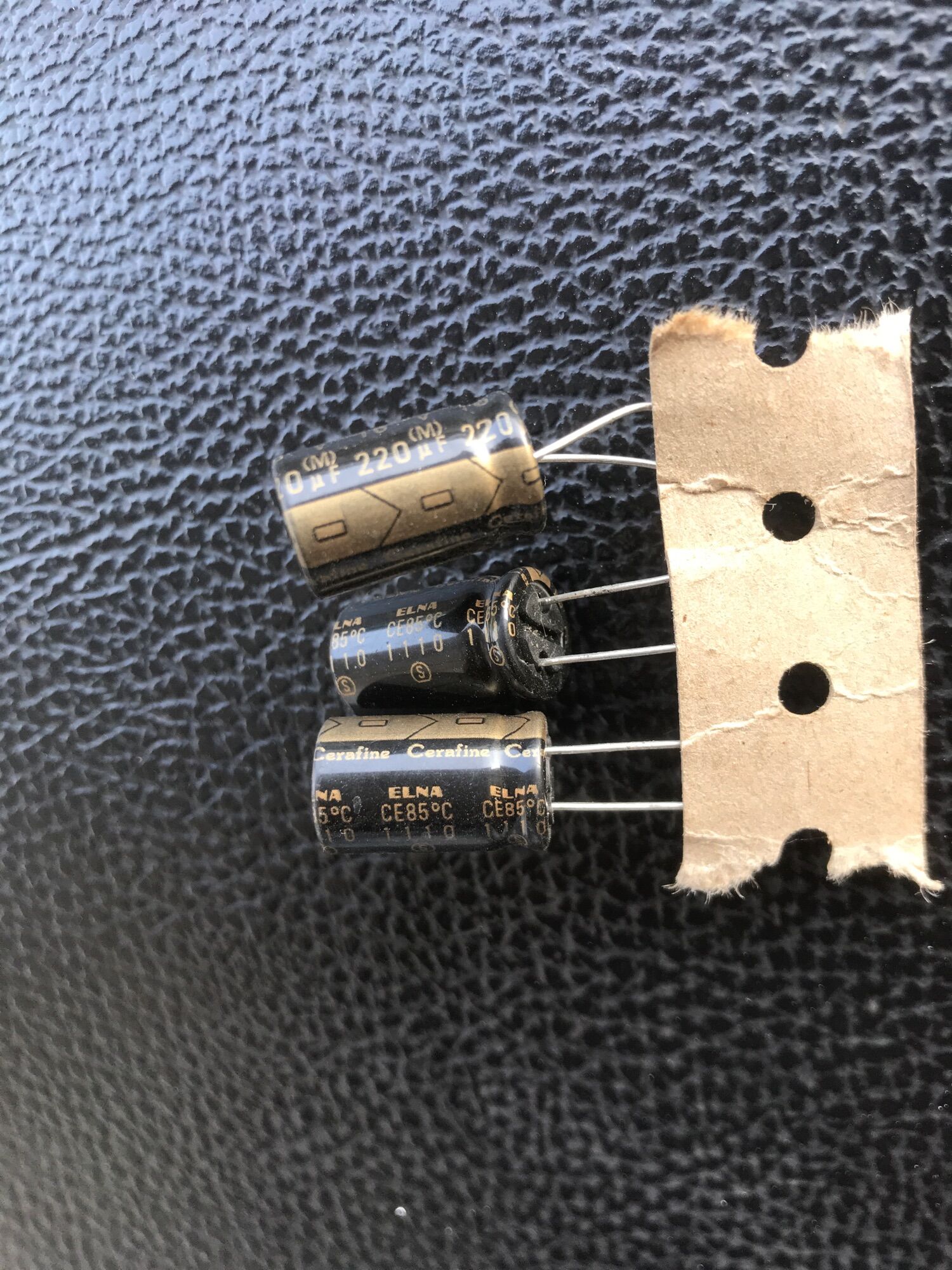Tụ điện ELNA cerafine 220uf 16v