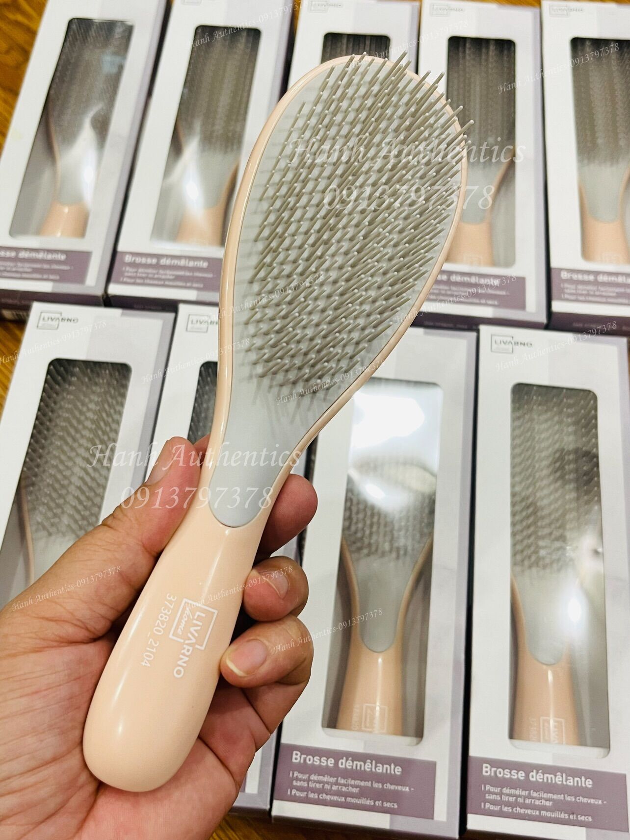 Lược gỡ rối Livarno nội địa Pháp ( Màu Kem )