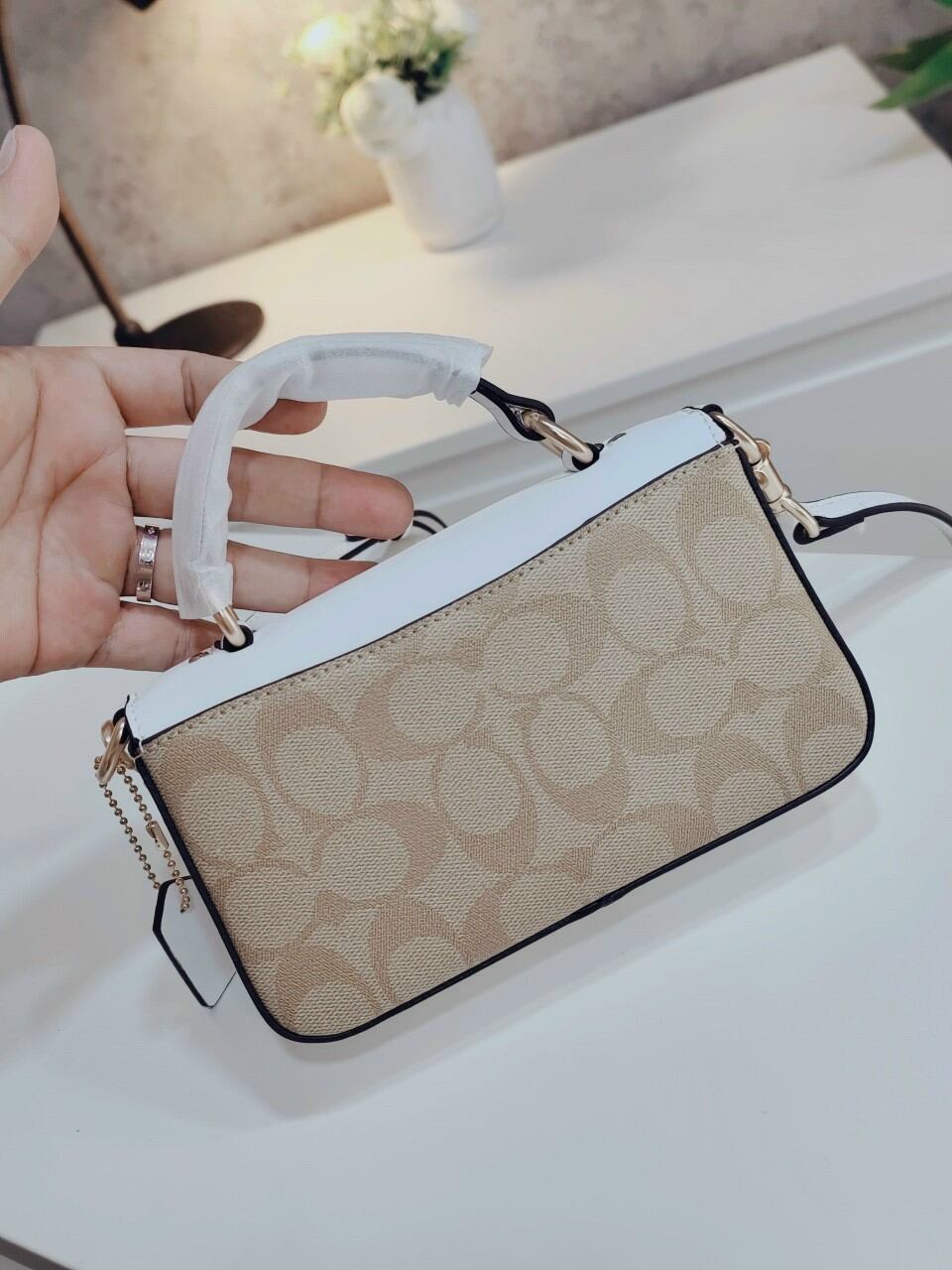 NEW CO**ACH - Mini Josie Top Handle sang chảnh