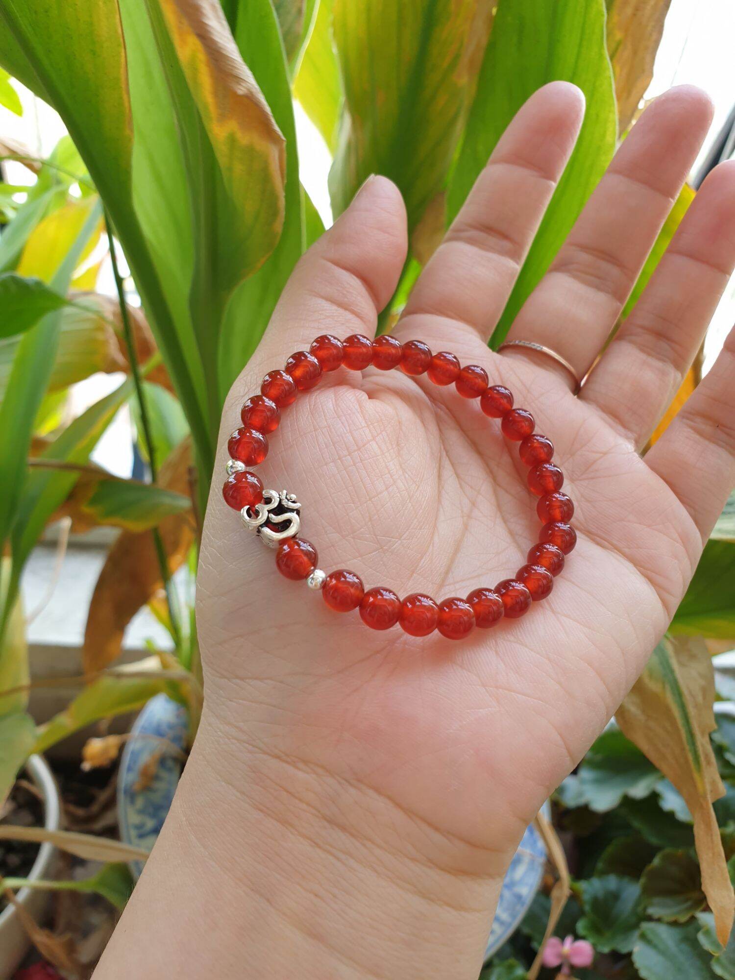 Vòng đá mã não đỏ 6ly mix charm bạc