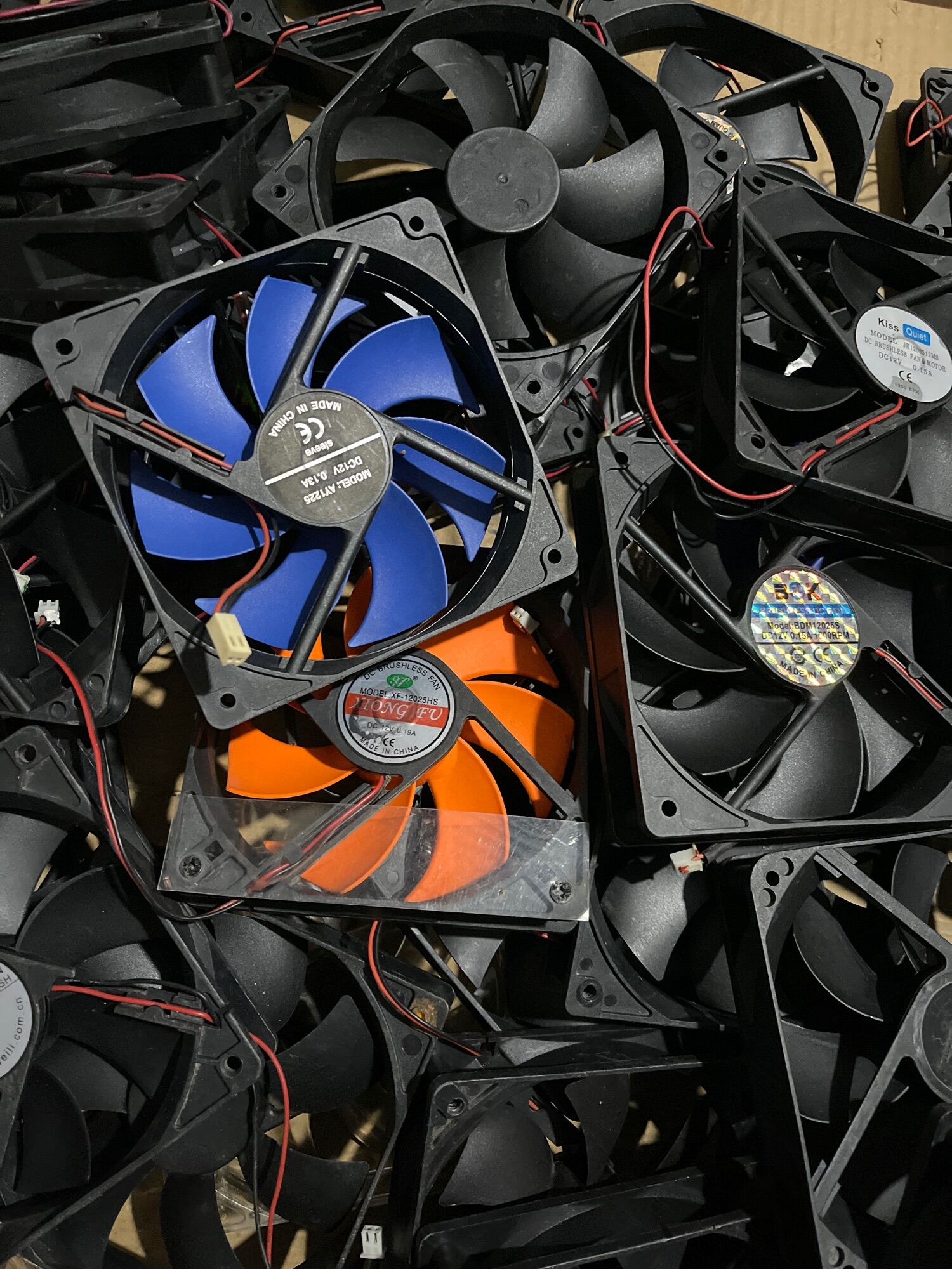 (Clearance) 12V DC fan size fan (12x12cm)