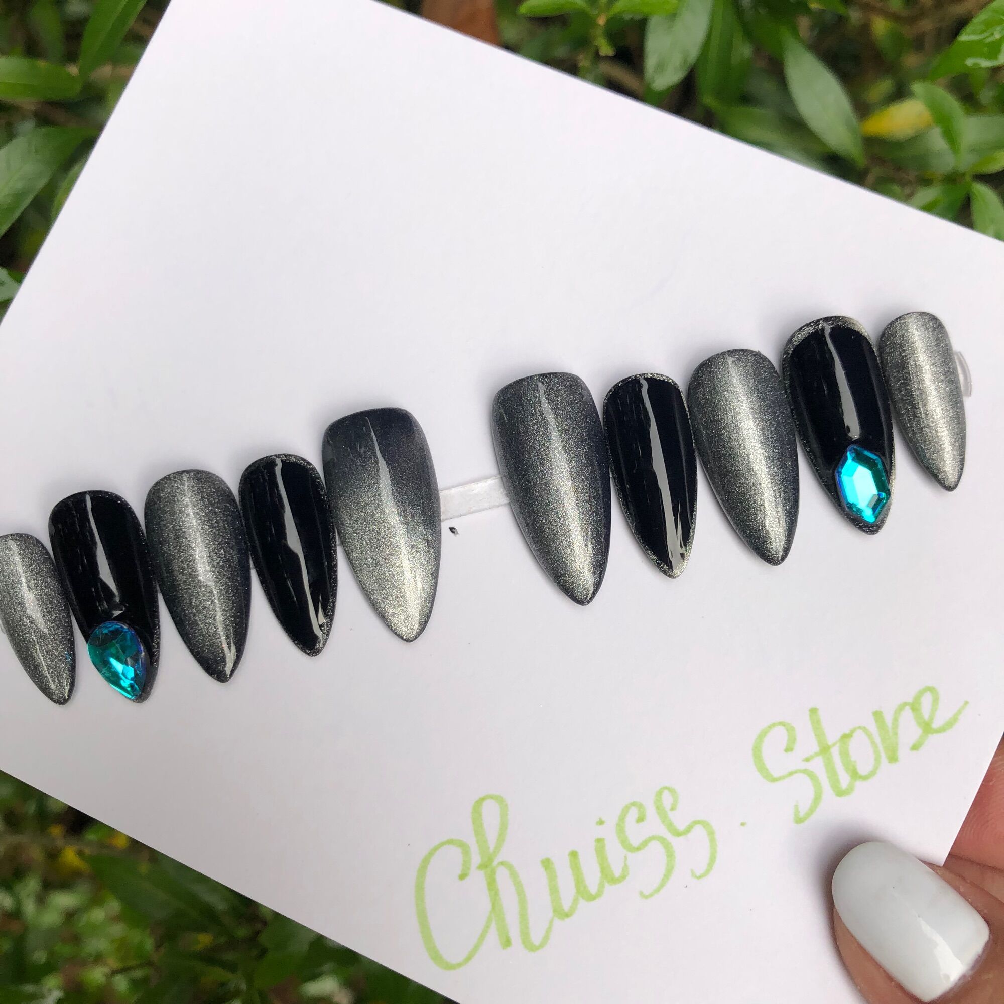 Nail box thiết kế nhũ mắt mèo
