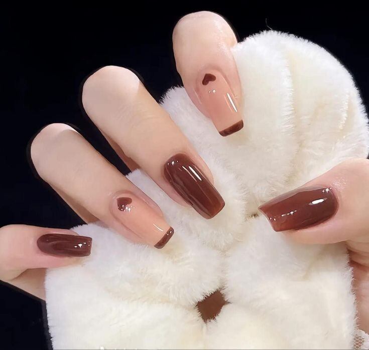Móng tay giả nail box vẽ tim đơn giản