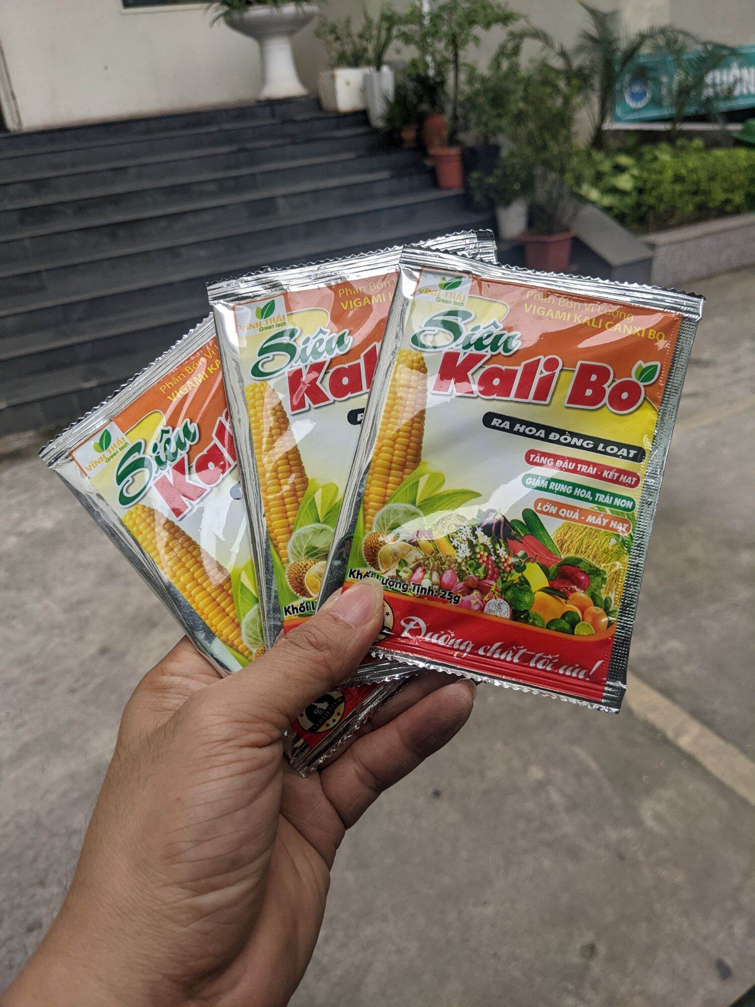 Phân bón Kali canxi bo(gói 25g) kích thích ra hoa đậu quả, To trái, lớn trái, chắc quả, ngọt quả