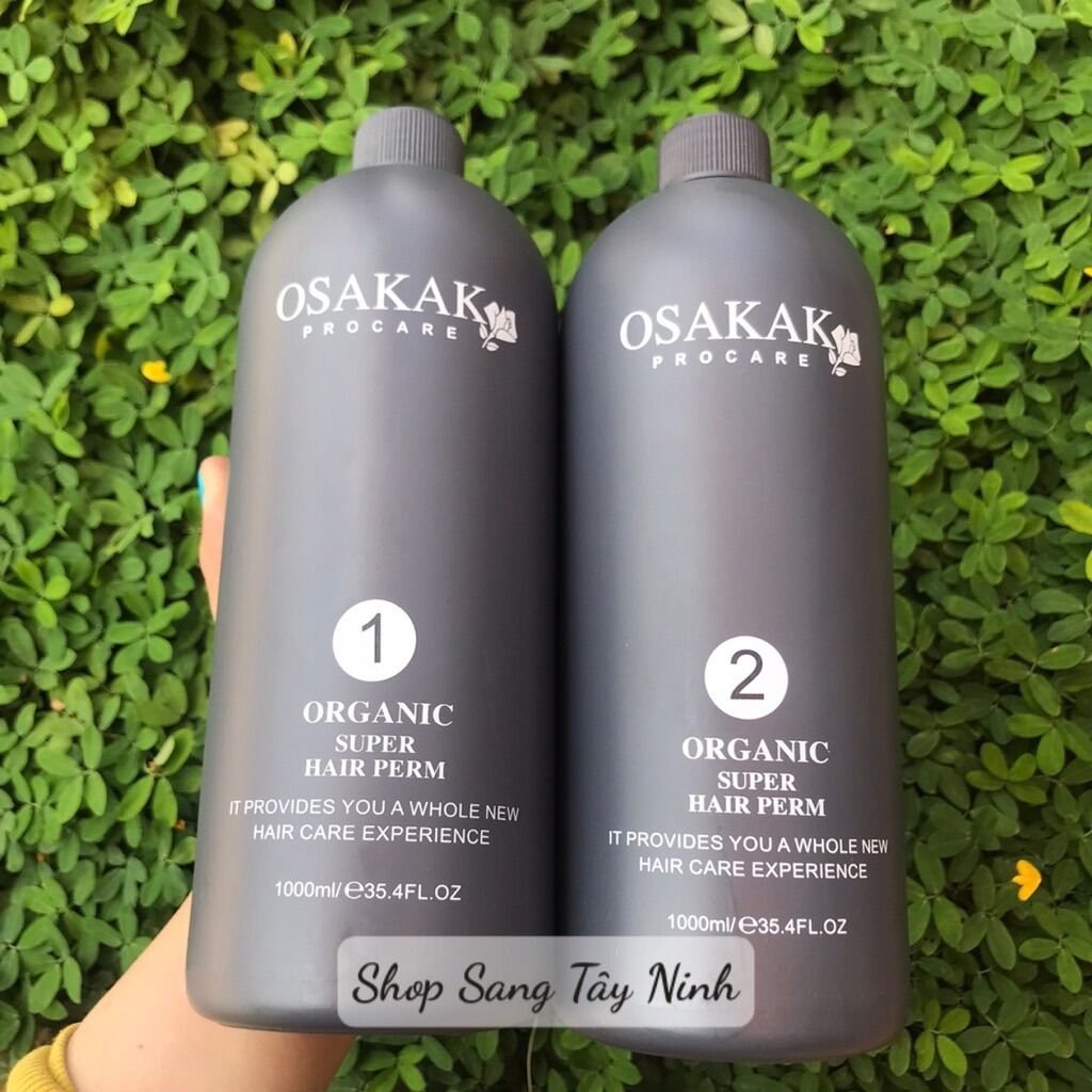 Thuốc uốn lạnh Osakak Organic là lựa chọn hoàn hảo cho những ai muốn có mái tóc uốn tuyệt đẹp mà vẫn an toàn và không gây hại cho tóc. Xem hình ảnh để khám phá công dụng thần kỳ của sản phẩm này.