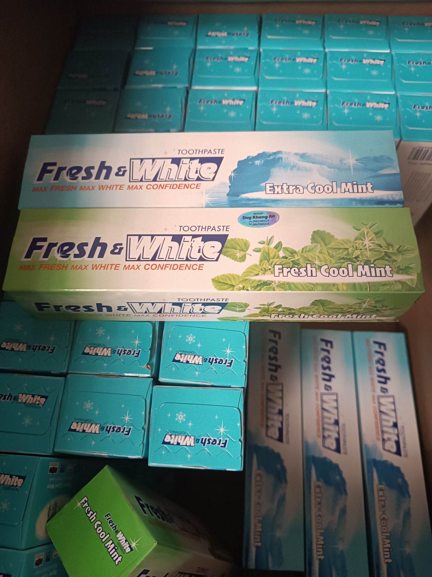 [HCM]Kem đánh răng Fresh and White 160g Nhập khẩu Thái Lan
