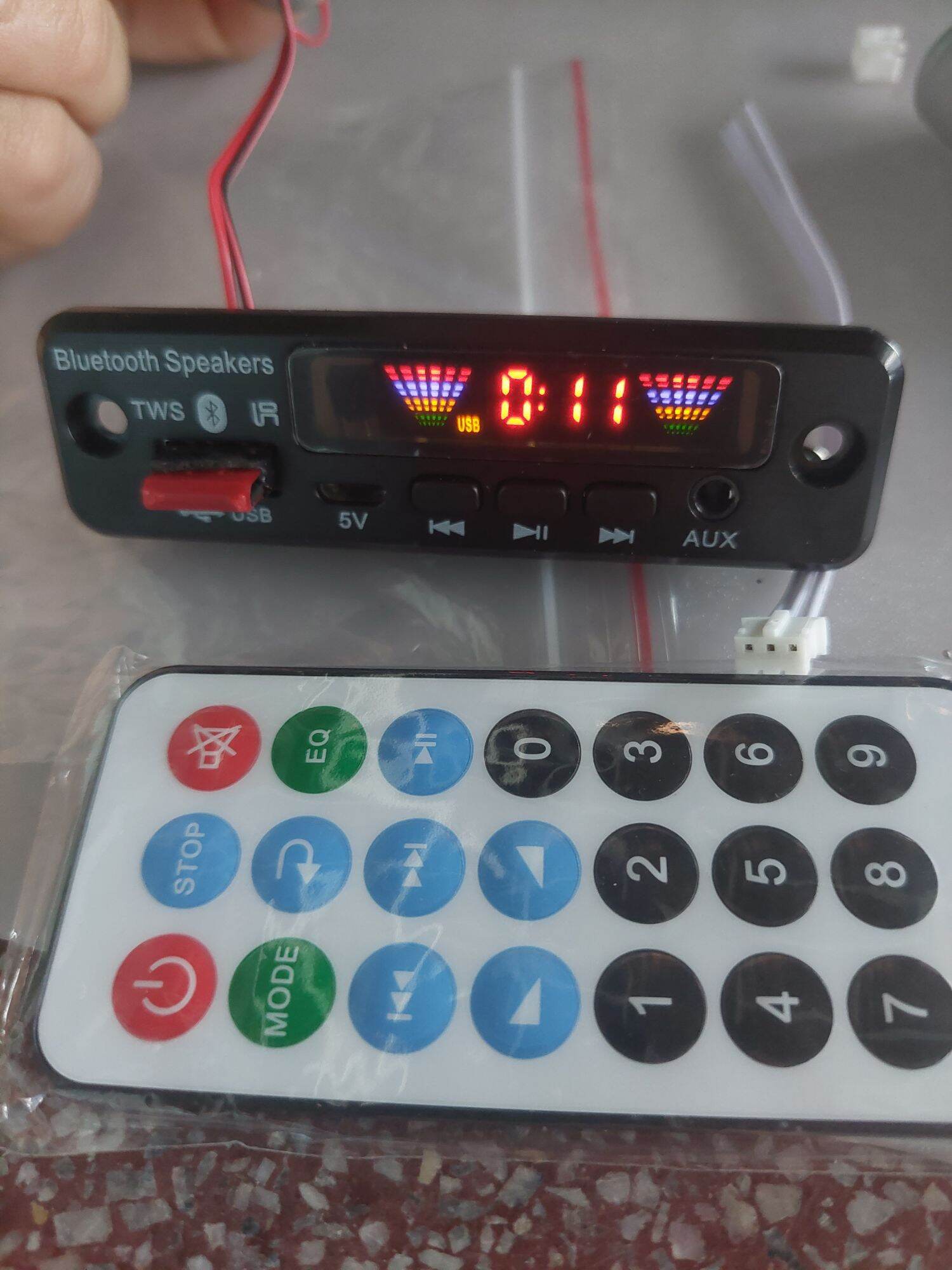 Bộ thu Bluetooth 5.0 hiển thị số và đèn nháy theo nhạc