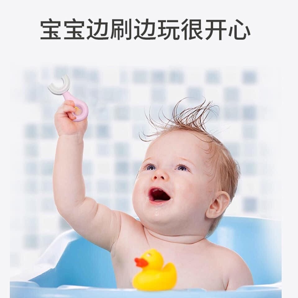 Bàn chải đánh răng chữ U