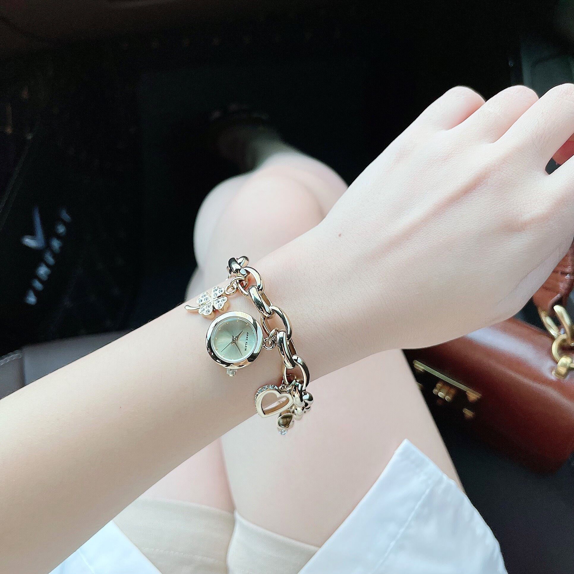 Đồng Hồ Nữ Anne Klein Dạng Lắc