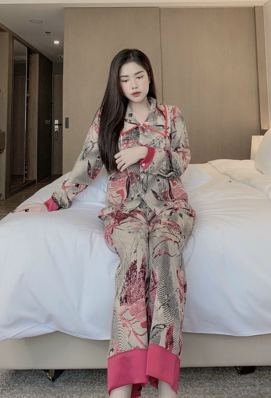 Đồ bộ tiểu thư mặc nhà tay dài quần dài cổ nhọn chất lụa mango