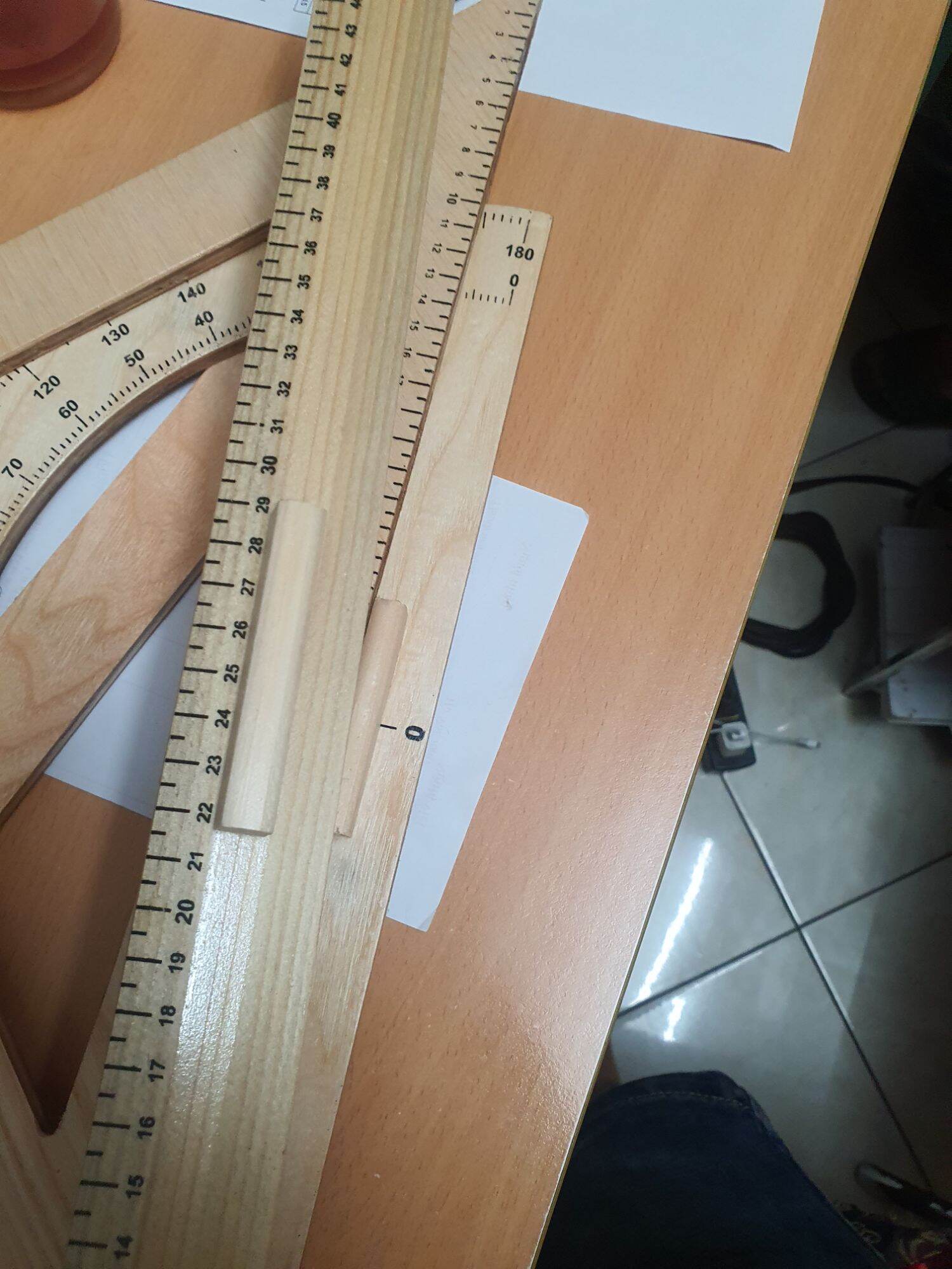 Thước gỗ giáo viên 50 cm.