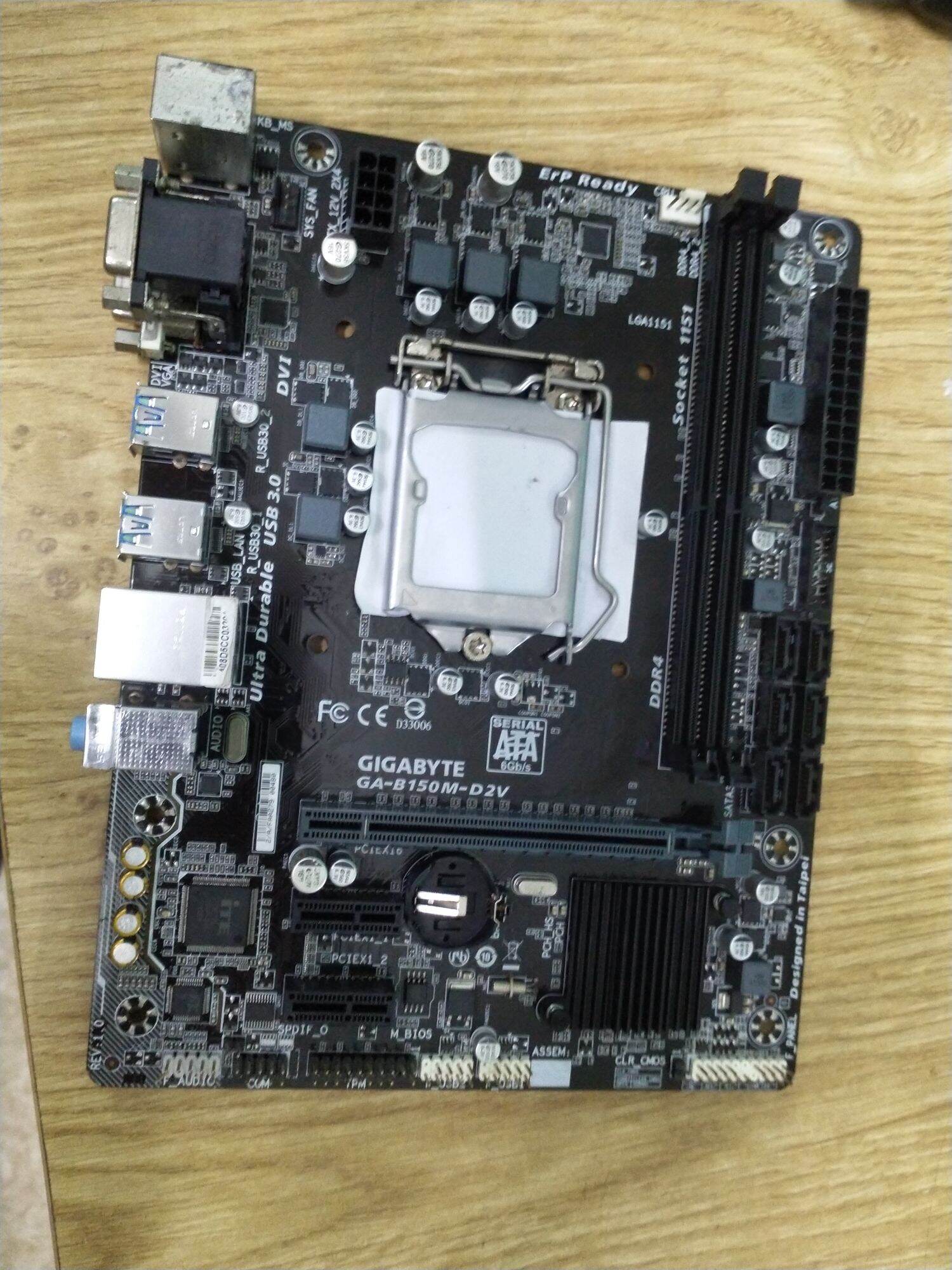 mainboard gigabyte b150M -d2v ram Ddr4