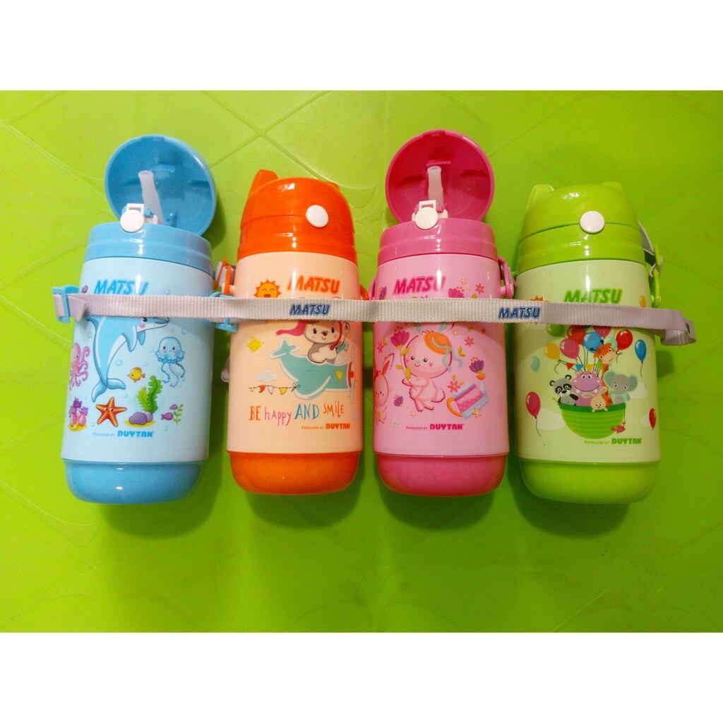 bình nước học sinh 400ml có dây đeo, có ống hút
