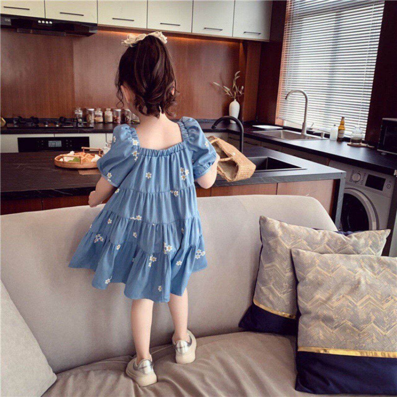 Váy hoa cúc babydoll
