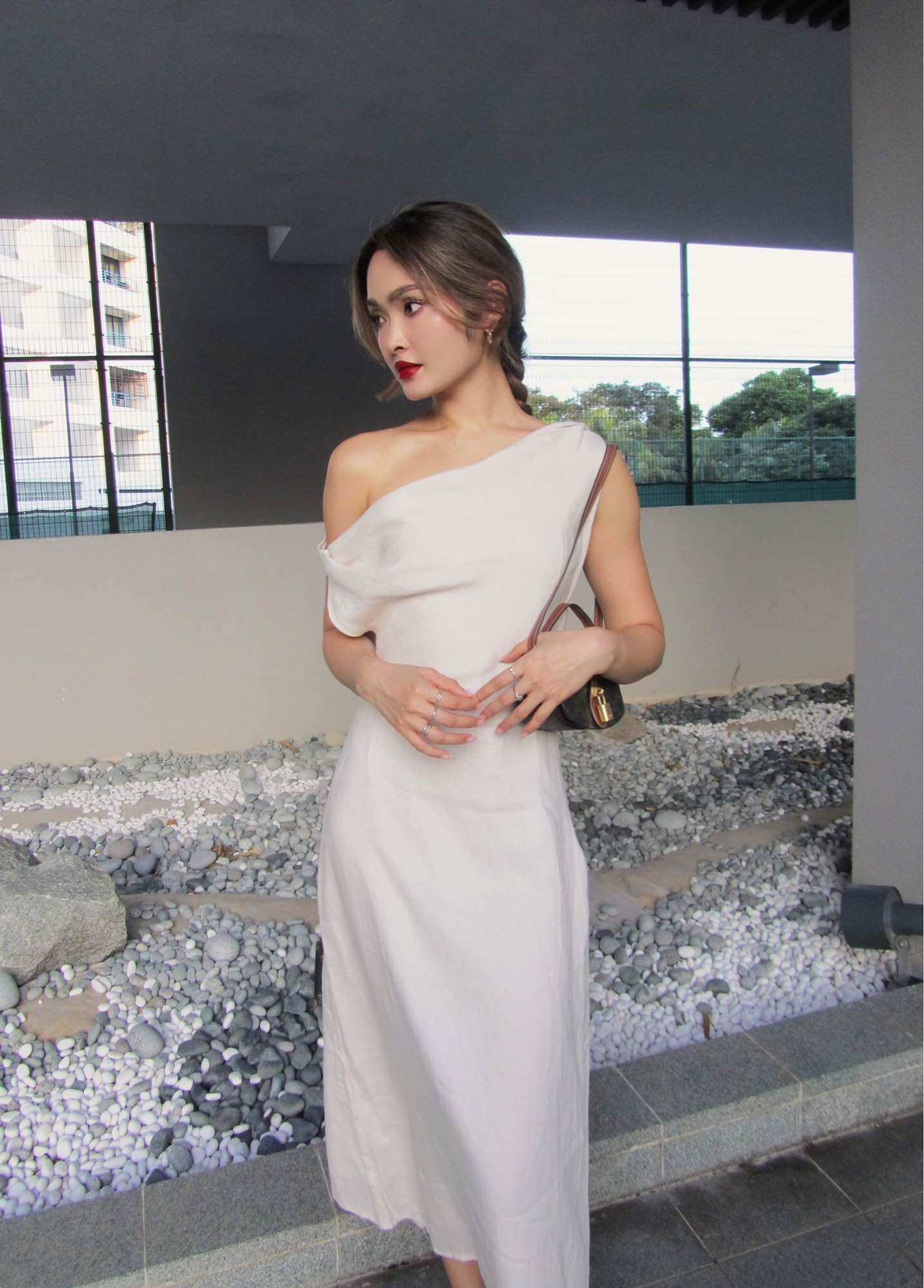 FIGANDTONKA | Đầm linen xéo vai - 𝗖𝗔𝗣𝗥𝗜 𝗗𝗥𝗘𝗦𝗦