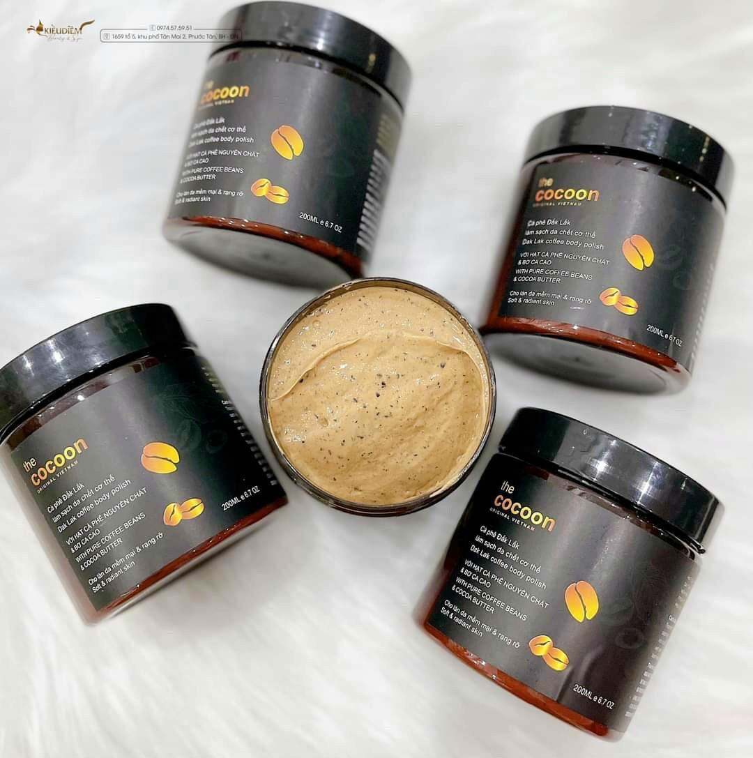 Tẩy da chết, Tế bào chết Cocoon- Cà Phê Đắk Lắk làm sạch và mịn da CÀ PHÊ ĐẮK LẮK LÀM SẠCH DA CHẾT MẶT ĐÁNH THỨC LÀN DA TƯƠI MỚI NGAY TỪ LẦN ĐẦU SỬ DỤNG  Tẩy da chết đến từ Cocoon là sự kết hợp giữa những hạt cà phê Đắk Lắk