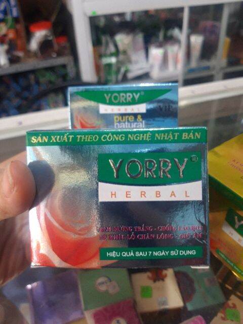 [HCM]Kem Dưỡng Ẩm Trắng Da Ngừa Mụn YORRY