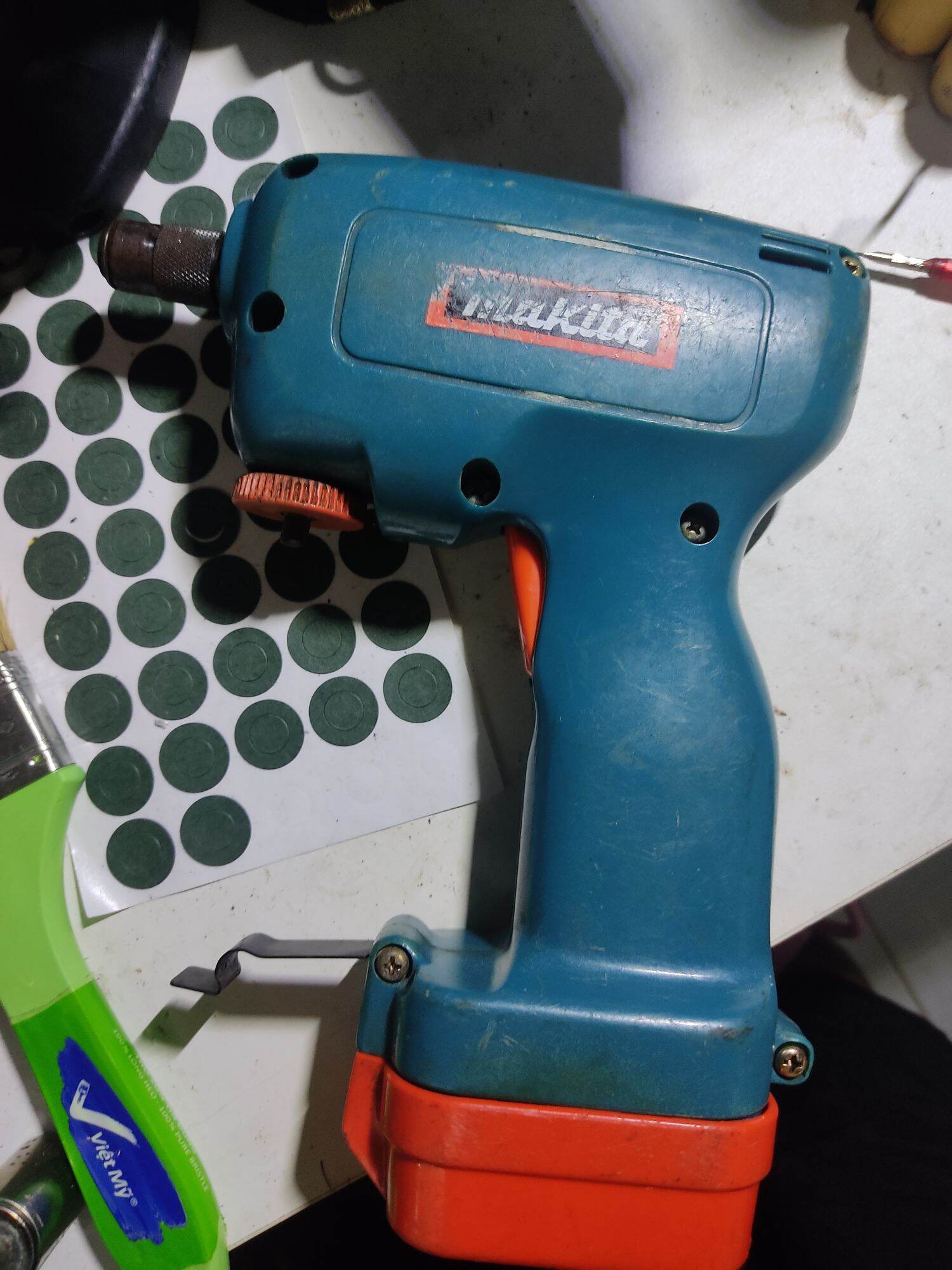 vít makita 9.6v bãi. thân máy vỏ pin