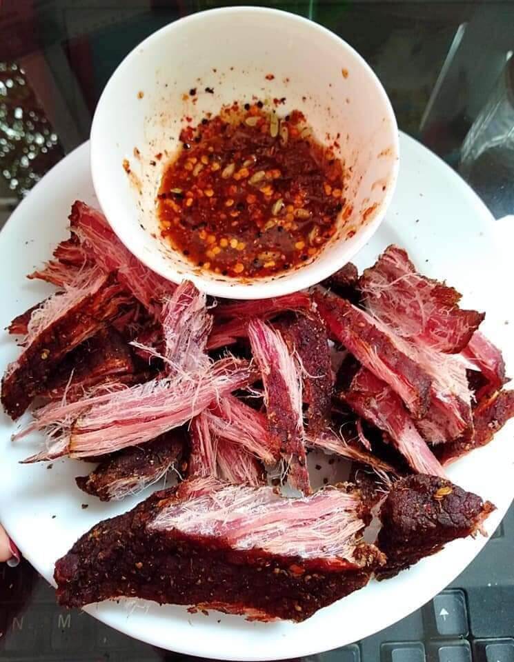 Thịt Lợn Gác Bếp 1Kg Tặng Kèm Chẳm Chéo Chấm