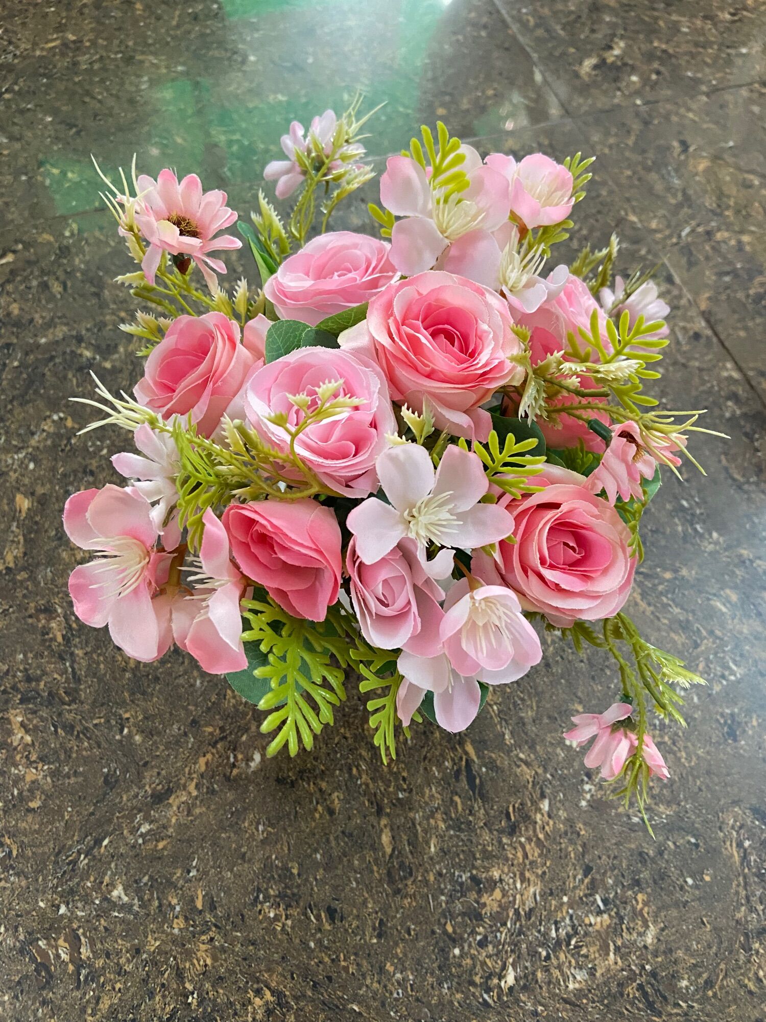 Chậu hoa hồng hoa giả hoa lụa kèm chậu sứ