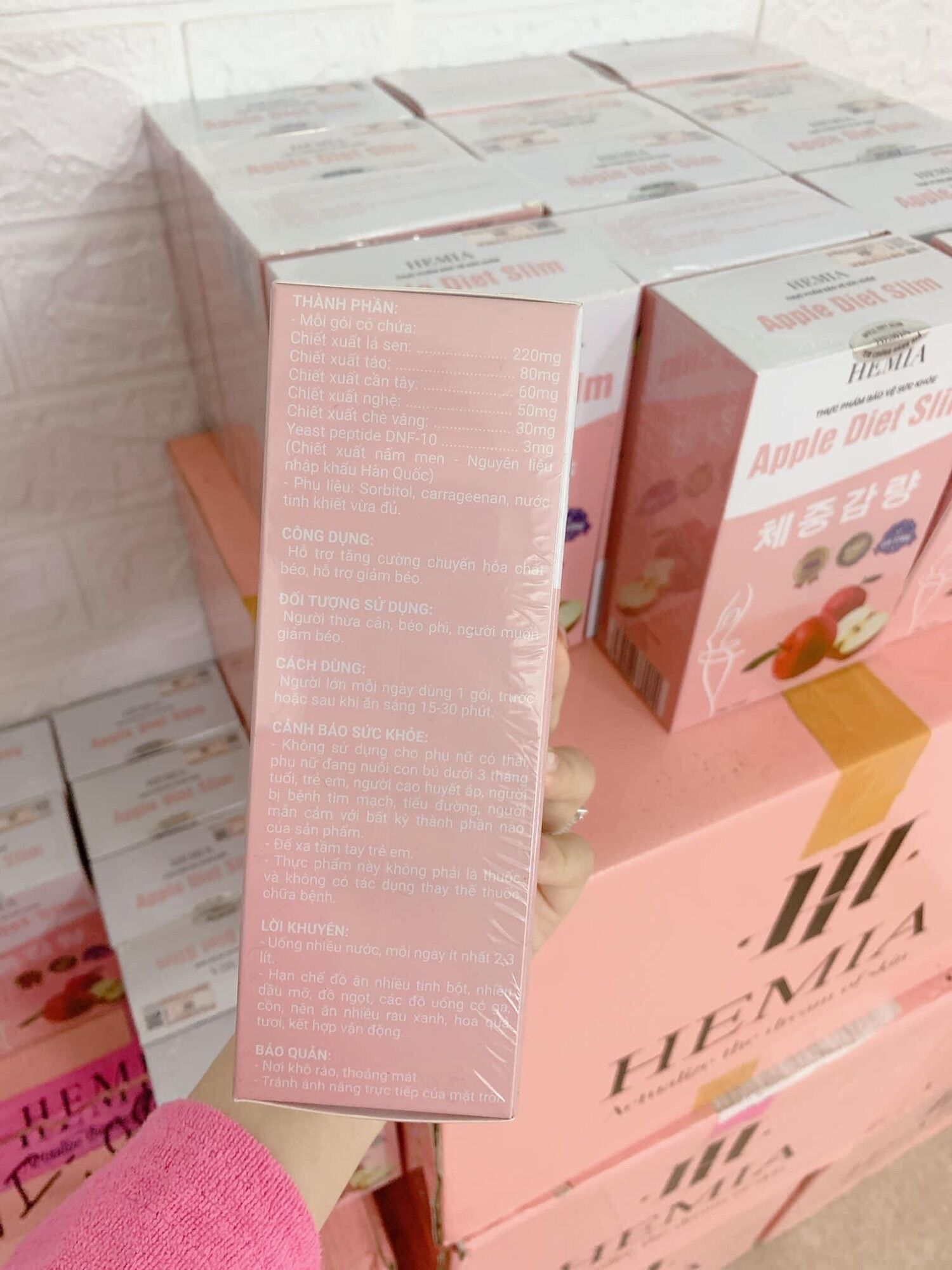 Thạch táo hemia giảm cân tặng cốm