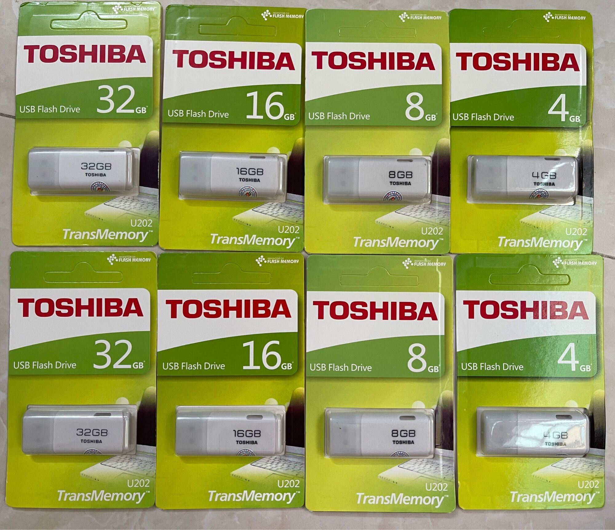 USB TOSHIBA VỎ NHỰA 2.0 4GB/8GB/16GB/32GB Chính Hãng - BH 12 tháng