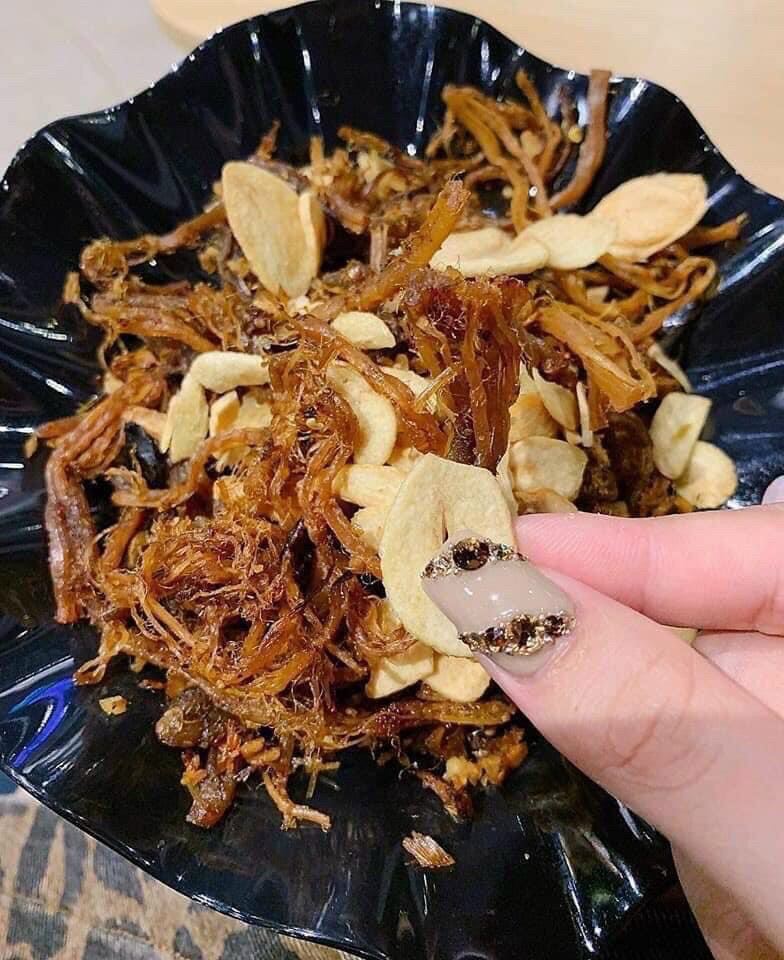 Heo khô cháy tỏi set 2 hộp 250gram