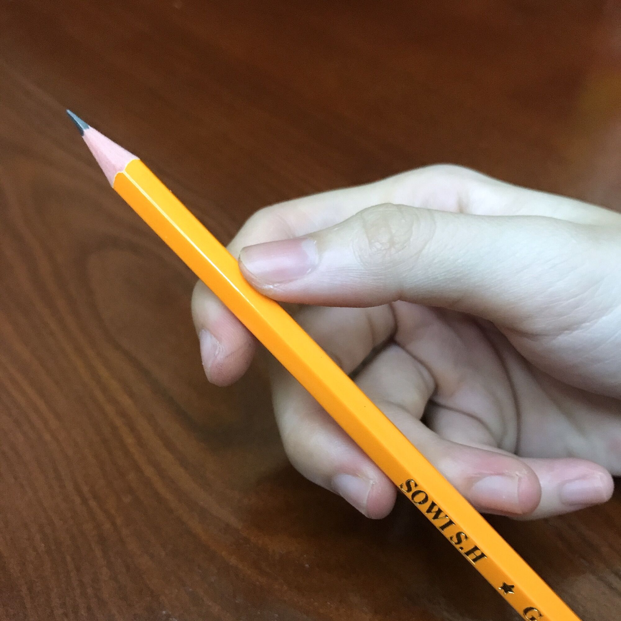 Bút chì gỗ Gstar 2B (hộp 12 cây)