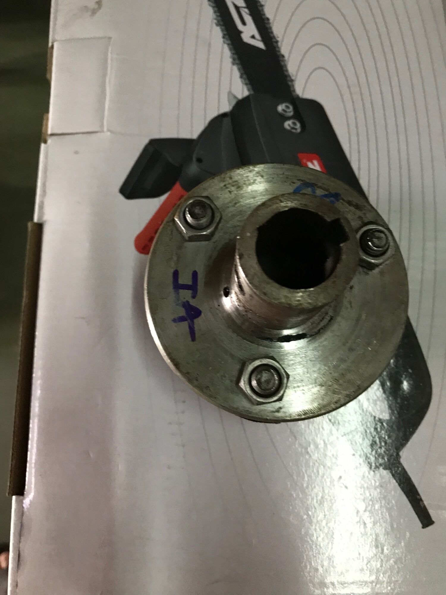 Cục tặc đang máy xăng lỗ 20