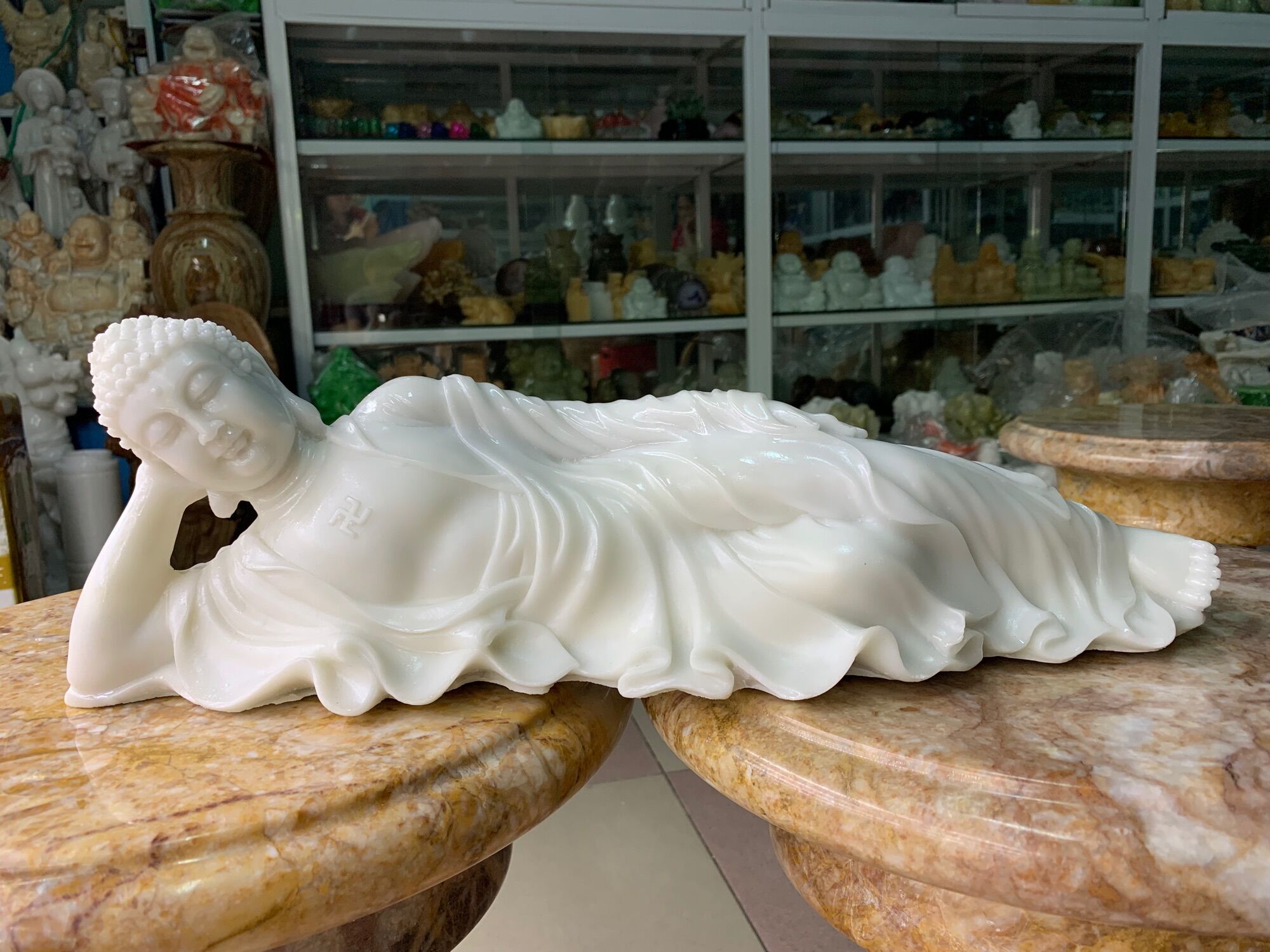 Tượng phật niết bàn đá đúc - ngang 43cm