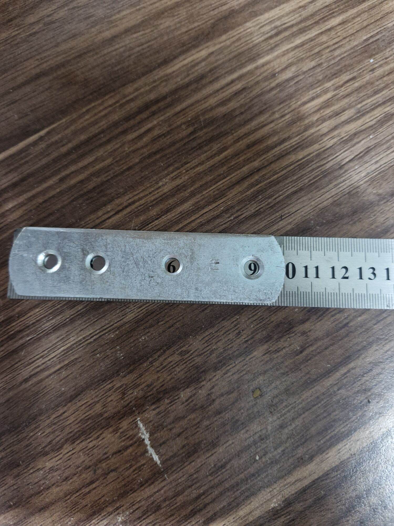 1 cái ke thẳng bản 2,4cm