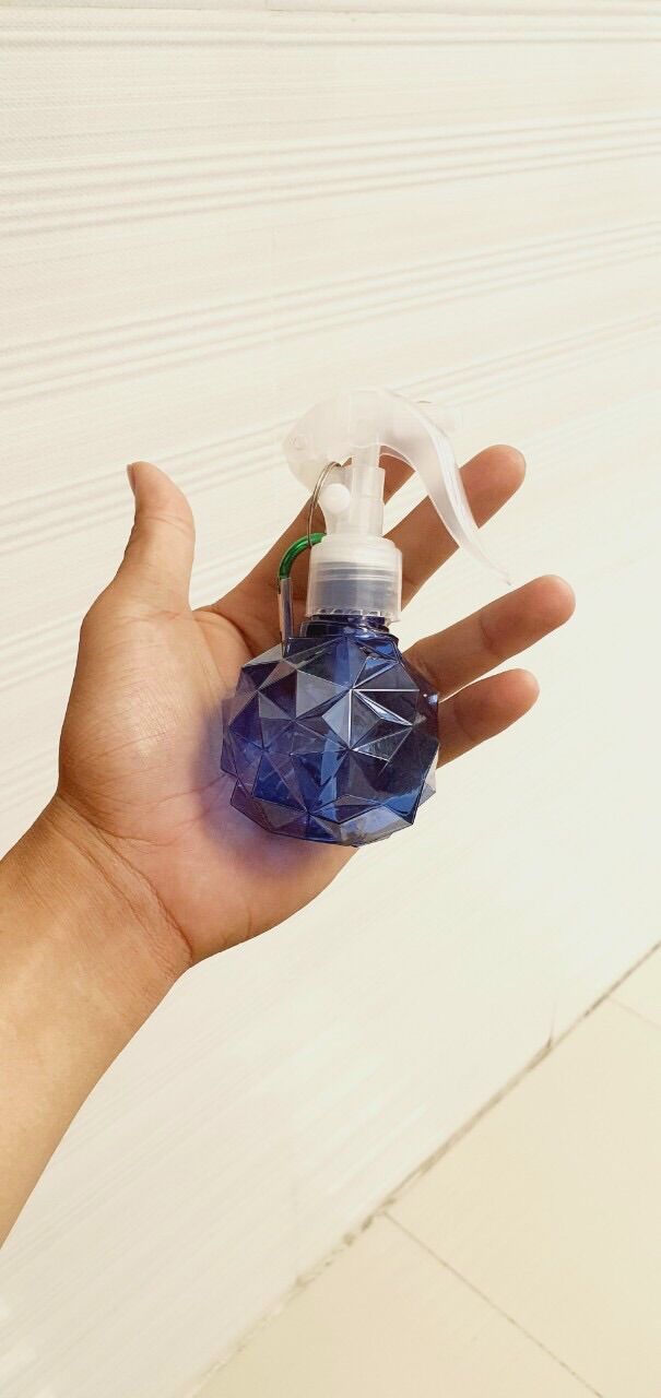 Bình xịt phun sương mini hình kim cương móc treo