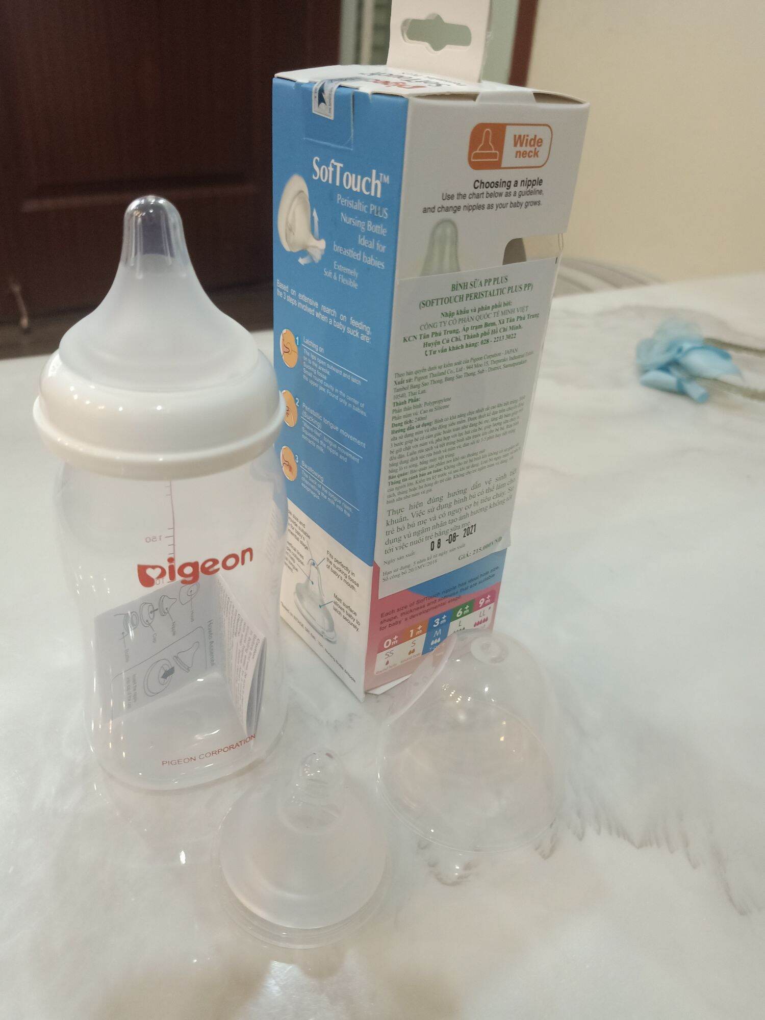 Bình sữa pigeon Softouch cổ rộng 160ml/240ml [tặng kèm 1 núm ti thay thế đủ size]