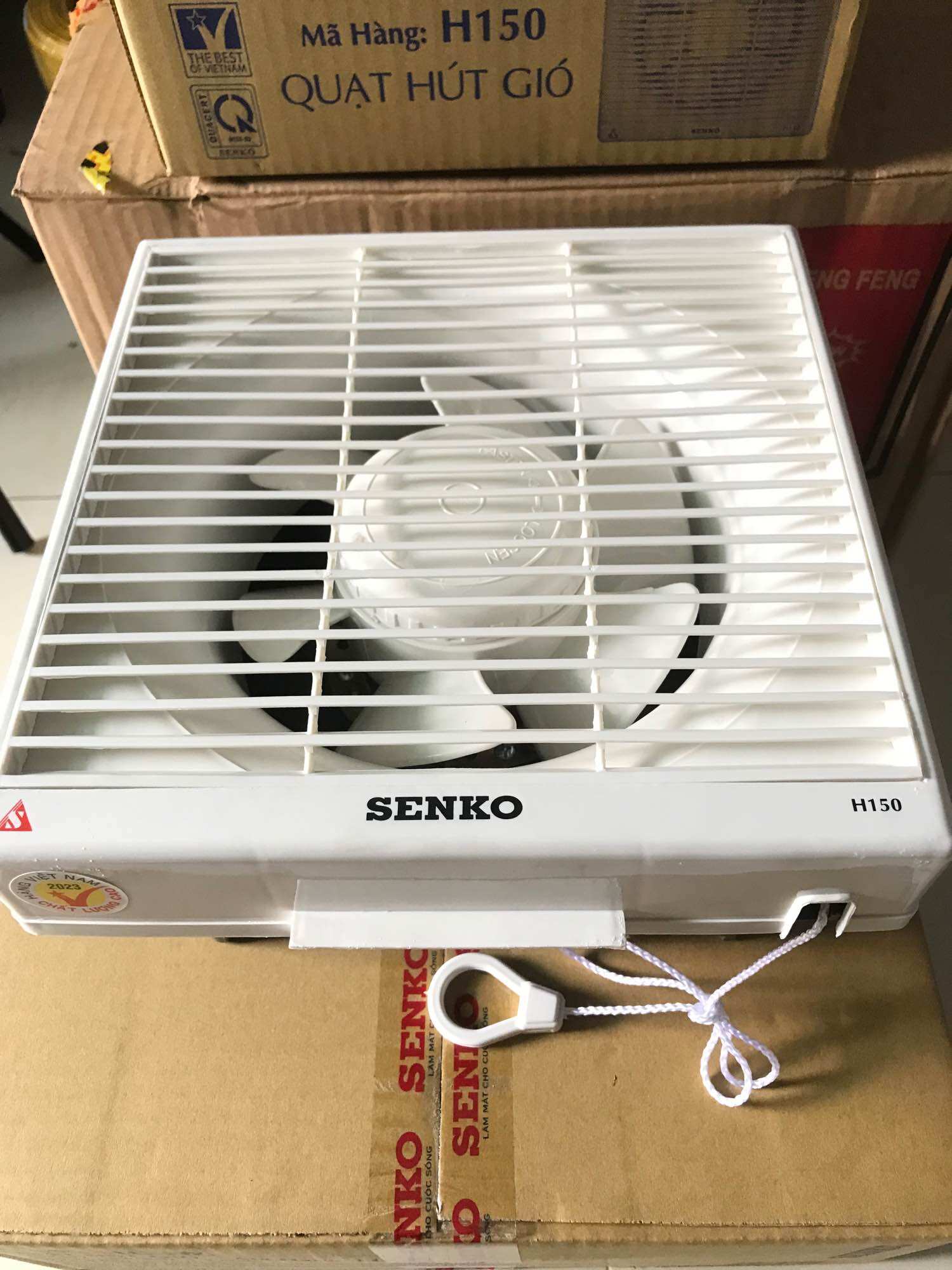 Quạt hút tường Senko