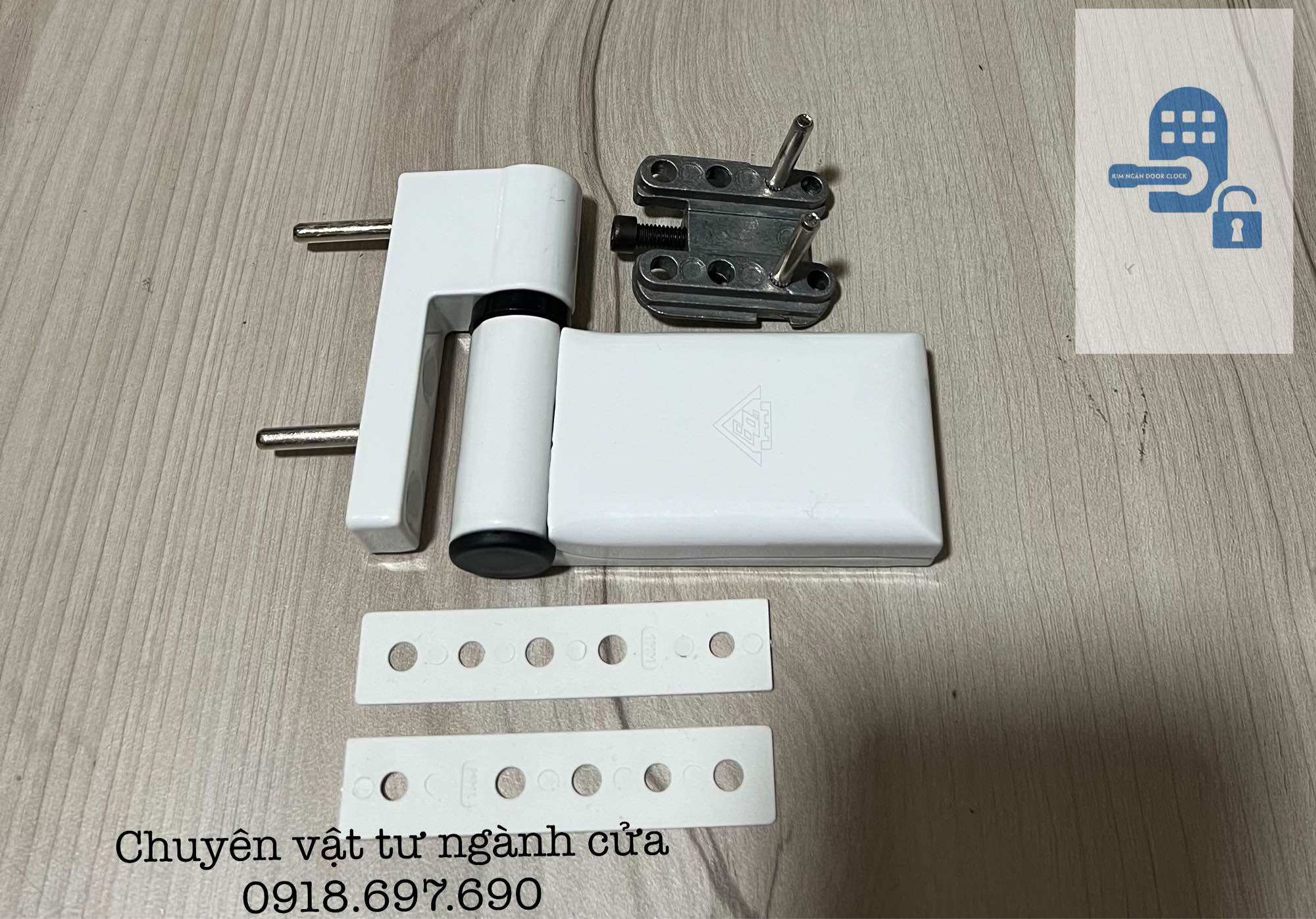 Bản lề 3D cửa nhựa lõi thép