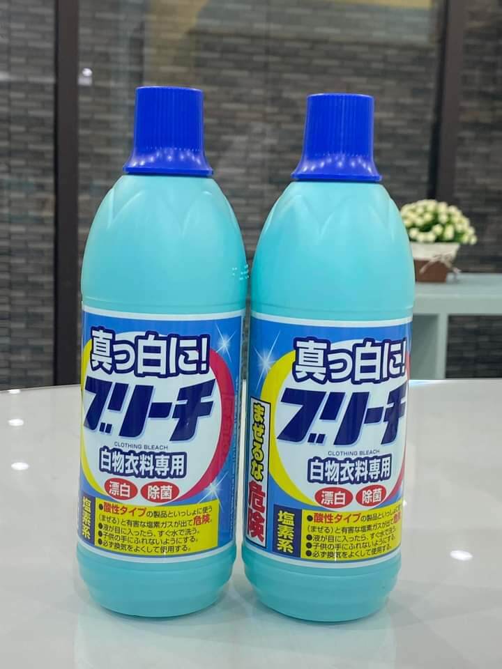 Chai tẩy trắng quần áo Nhật Bản 600ml rocket