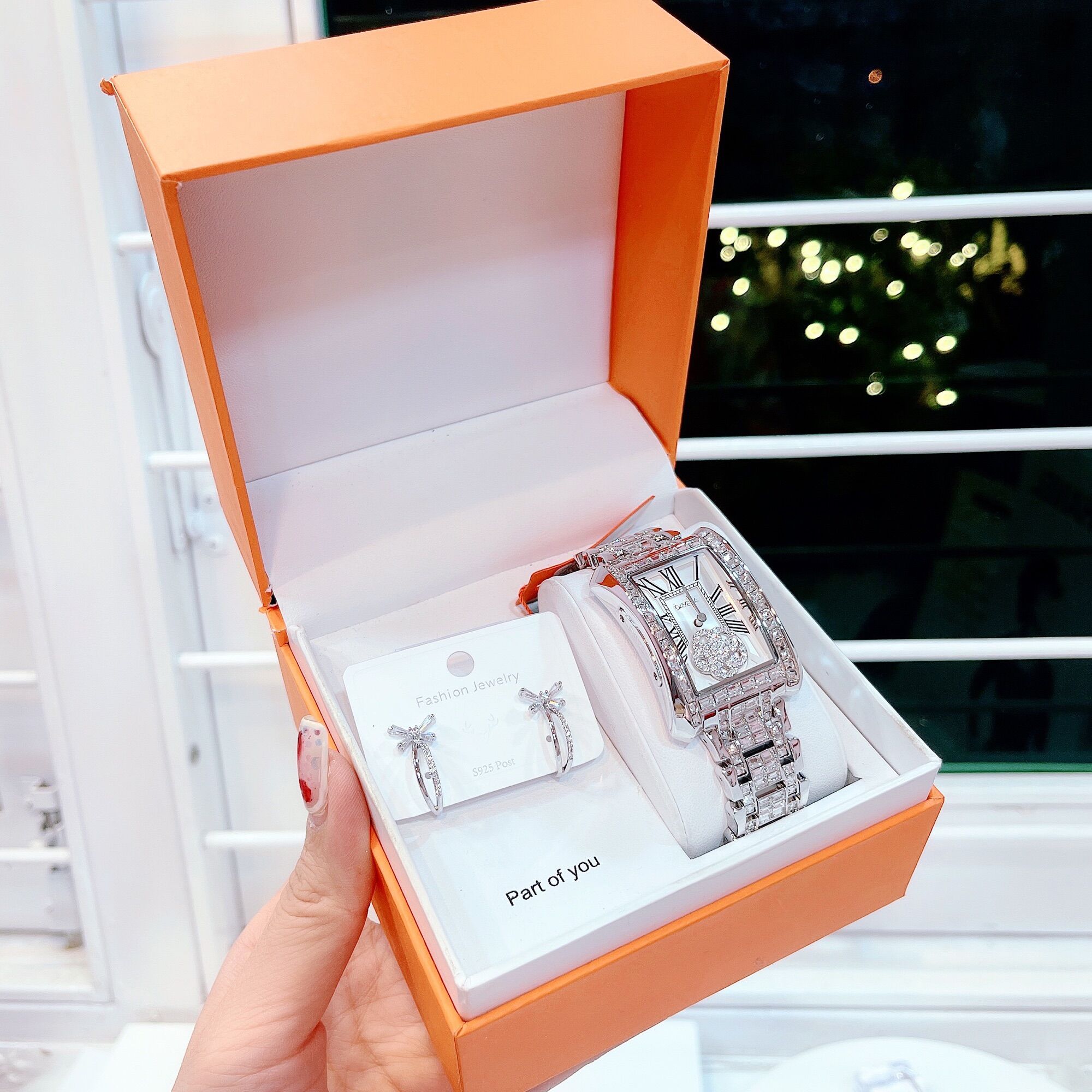 Đồng Hồ Nữ Davena